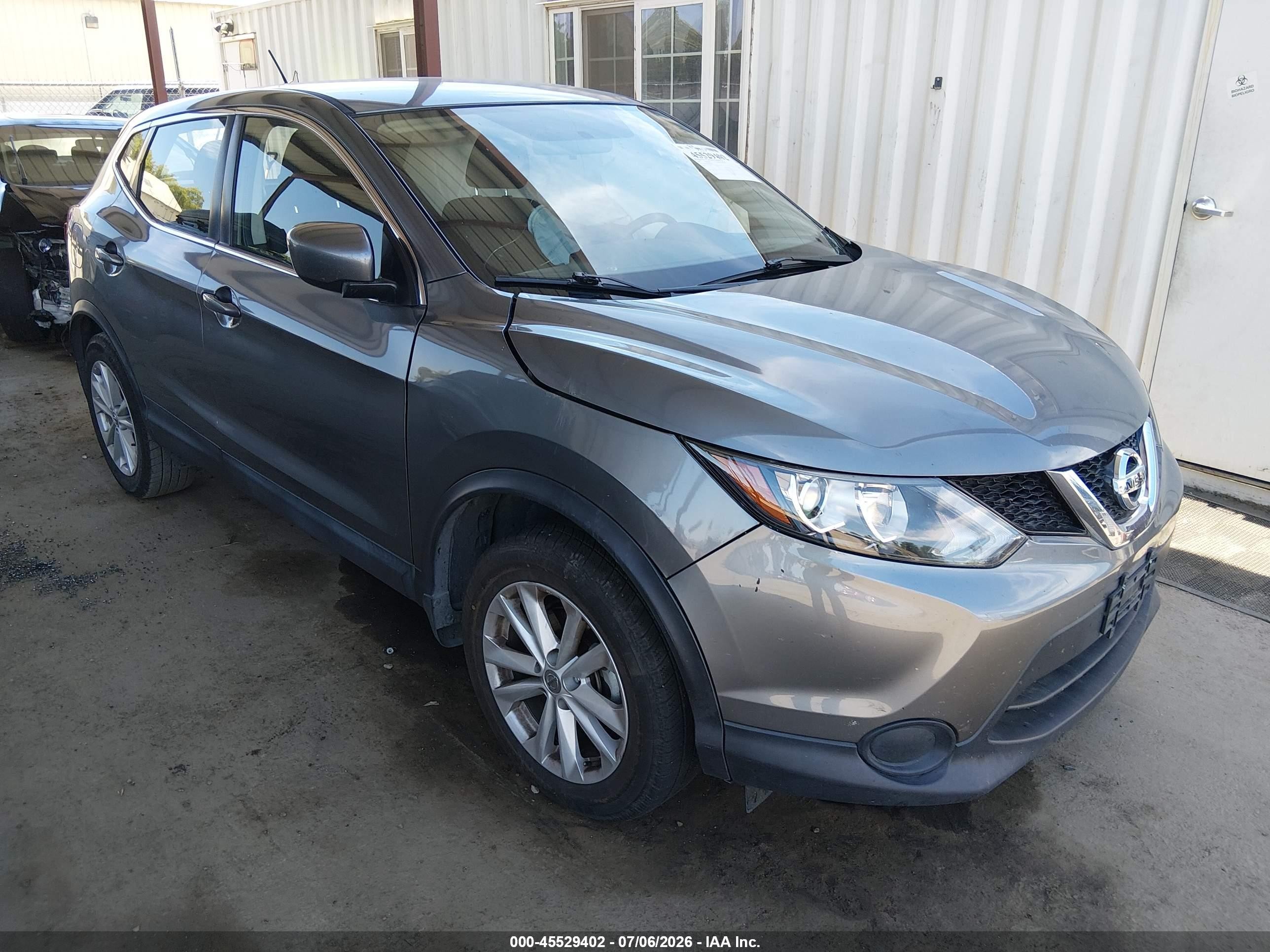 2017 Nissan Rogue S, VIN JN1BJ1CP1HW009550 — Side