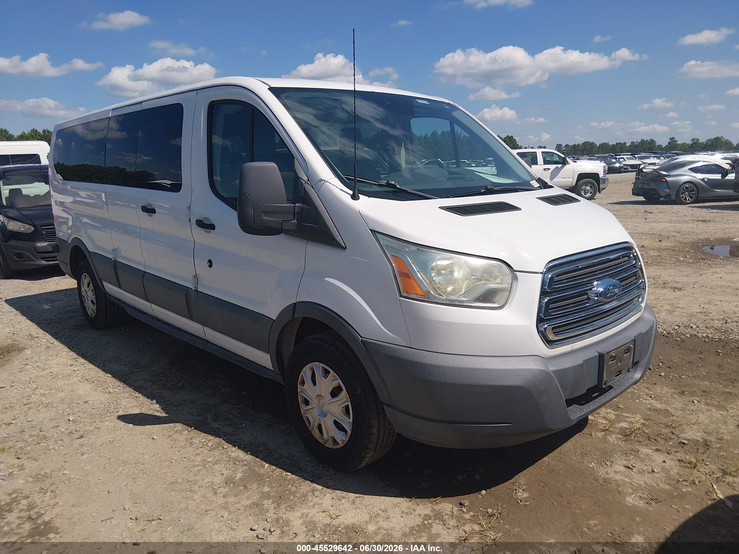 2015 Ford Transit XLT, VIN 1FBZX2ZMXFKB01715 — Обычный износ
