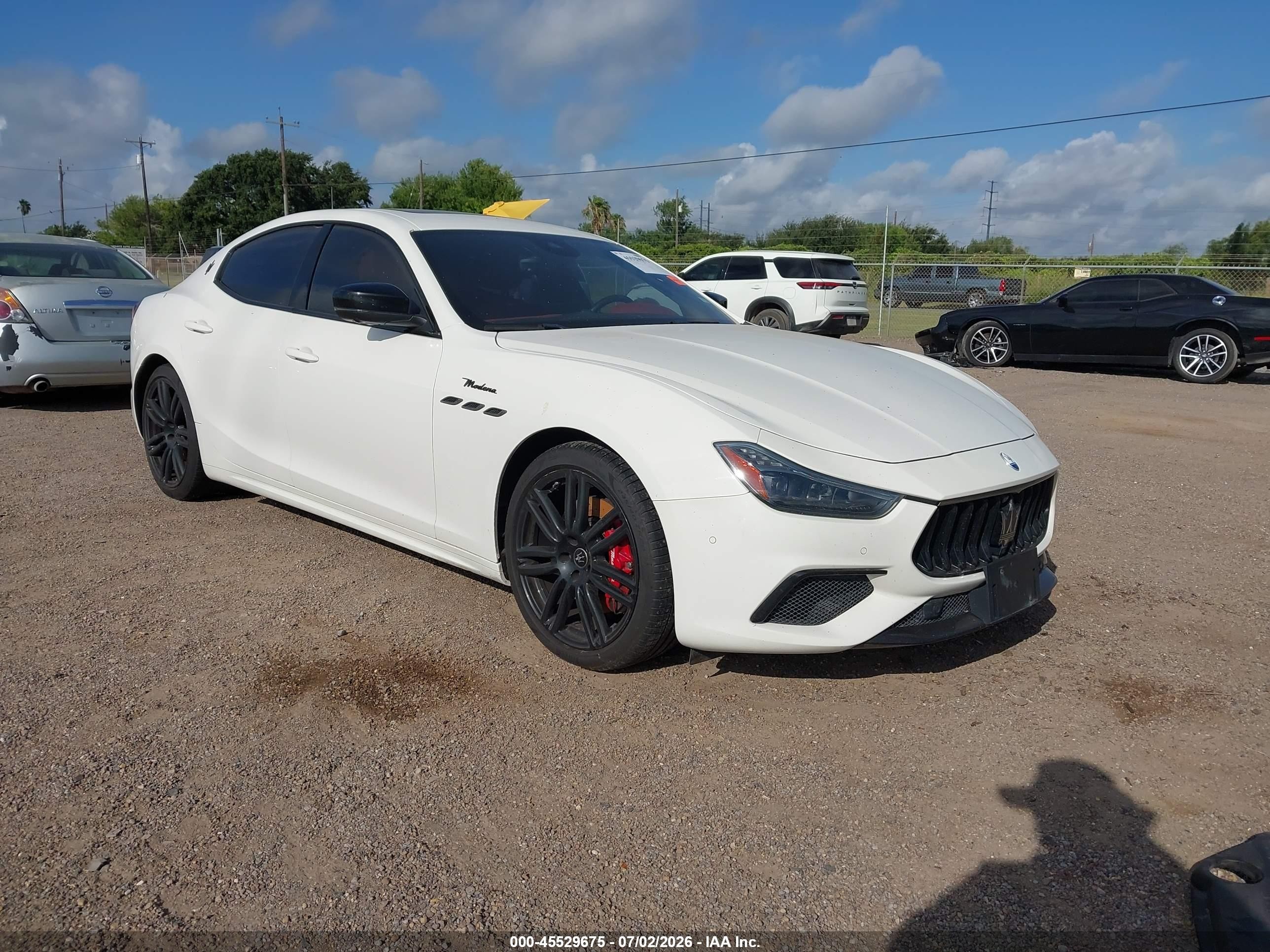 2023 Maserati Ghibli Modena, VIN ZAM57YSM0PX423691 — Вода / потоп