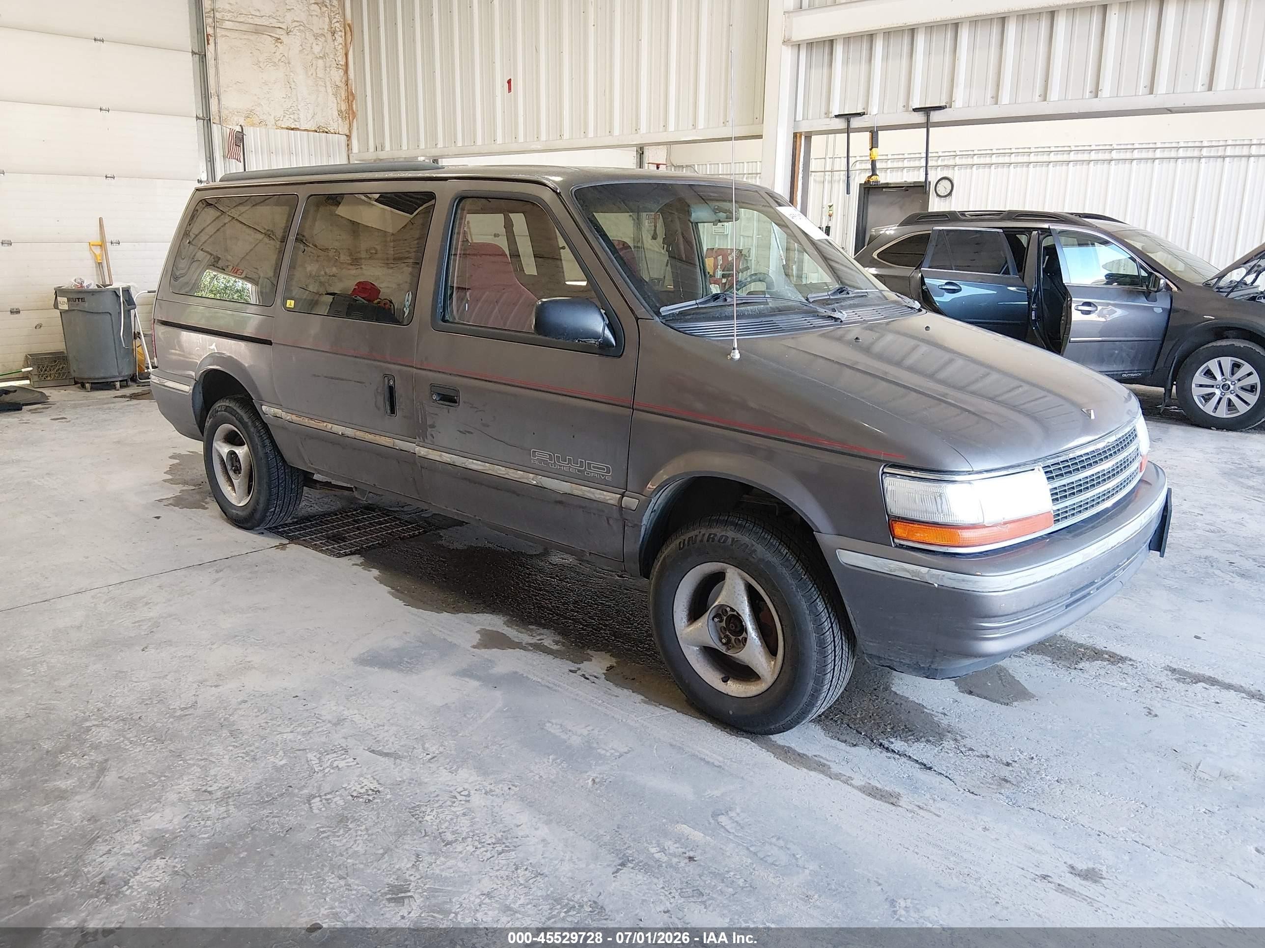 1993 Plymouth Grand Voyager, VIN 1P4GK44R7PX748315 — Normal wear