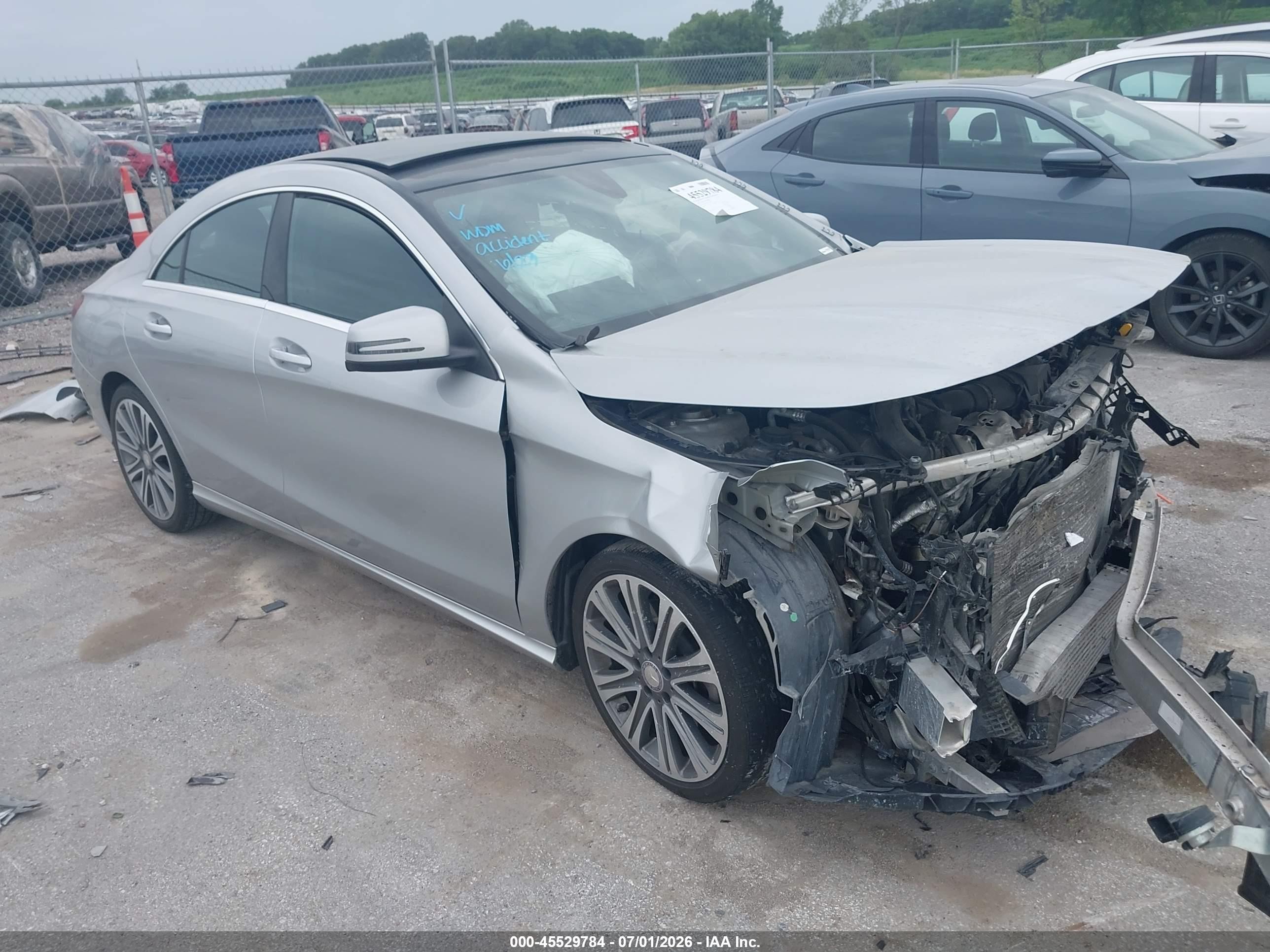 2018 Mercedes-Benz CLA 250, VIN WDDSJ4GB9JN514380 — Front end