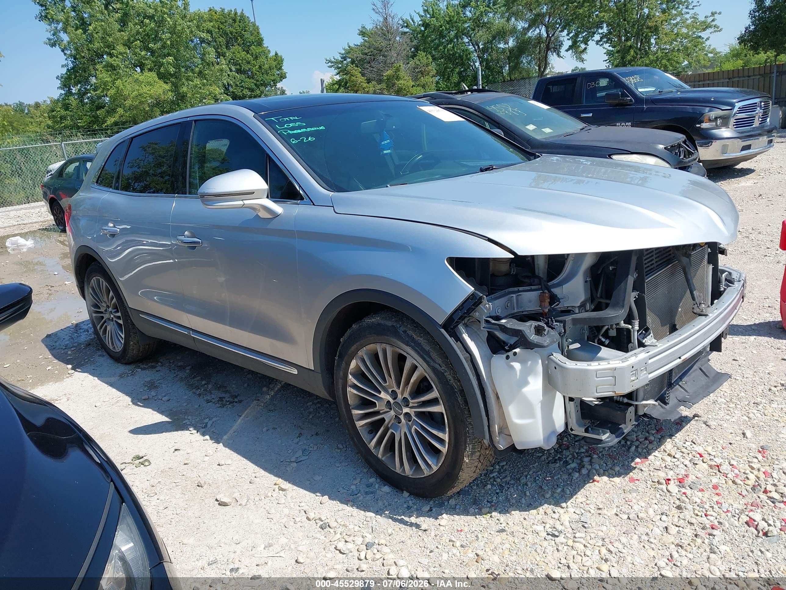 2018 Lincoln MKX Reserve, VIN 2LMPJ6LR1JBL12711 — Front end
