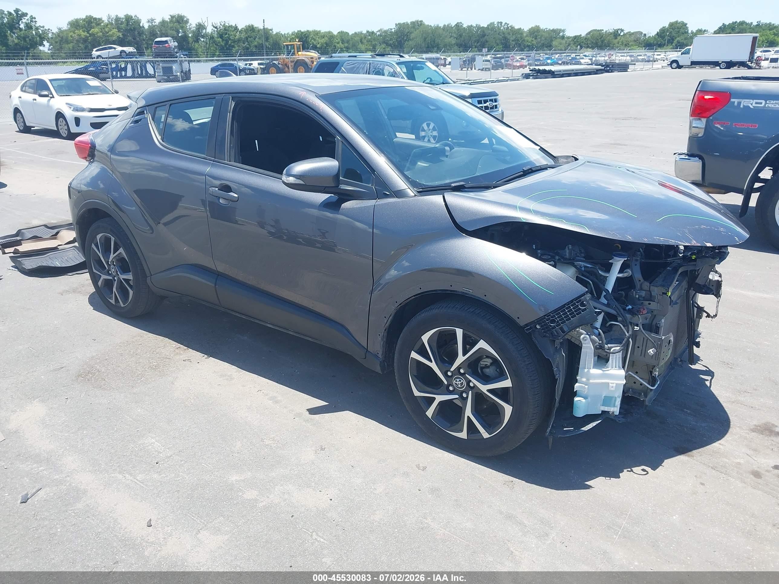 2019 Toyota C-HR LE, VIN NMTKHMBX6KR092734 — Front end