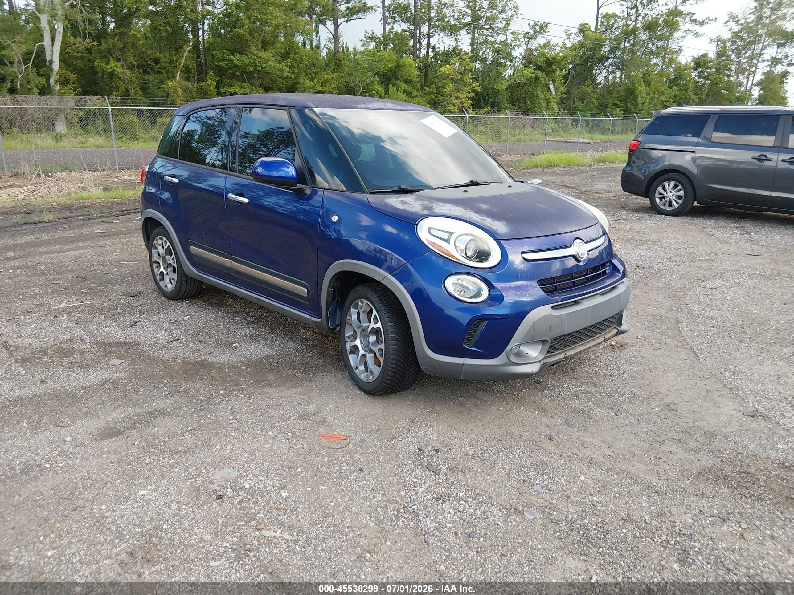 2015 FIAT 500L Urbana Trekking, VIN ZFBCFADH5FZ031351 — Normal wear
