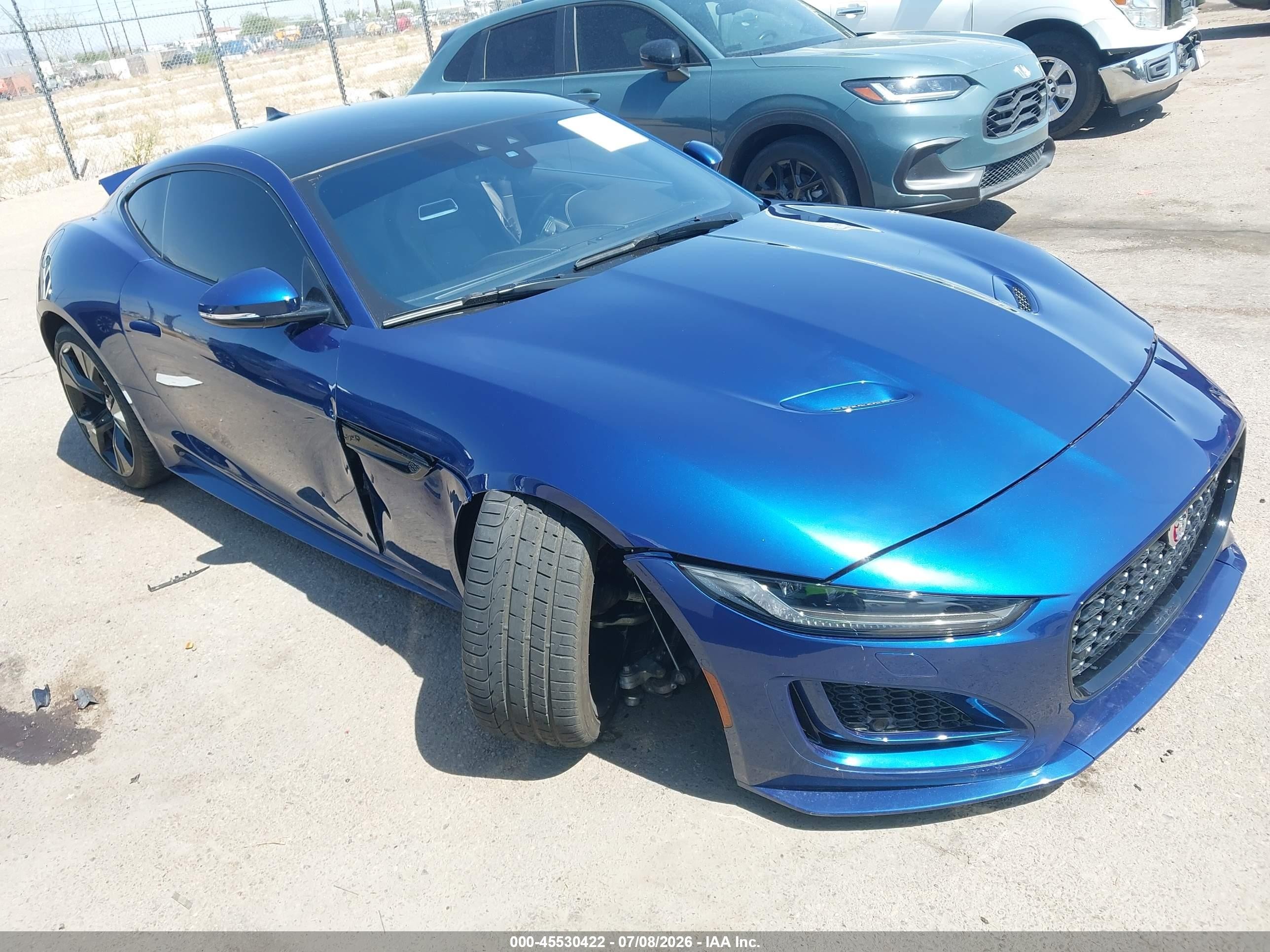 2023 Jaguar F-Type P450 R-Dynamic, VIN SAJD81EE4PCK82562 — Перед