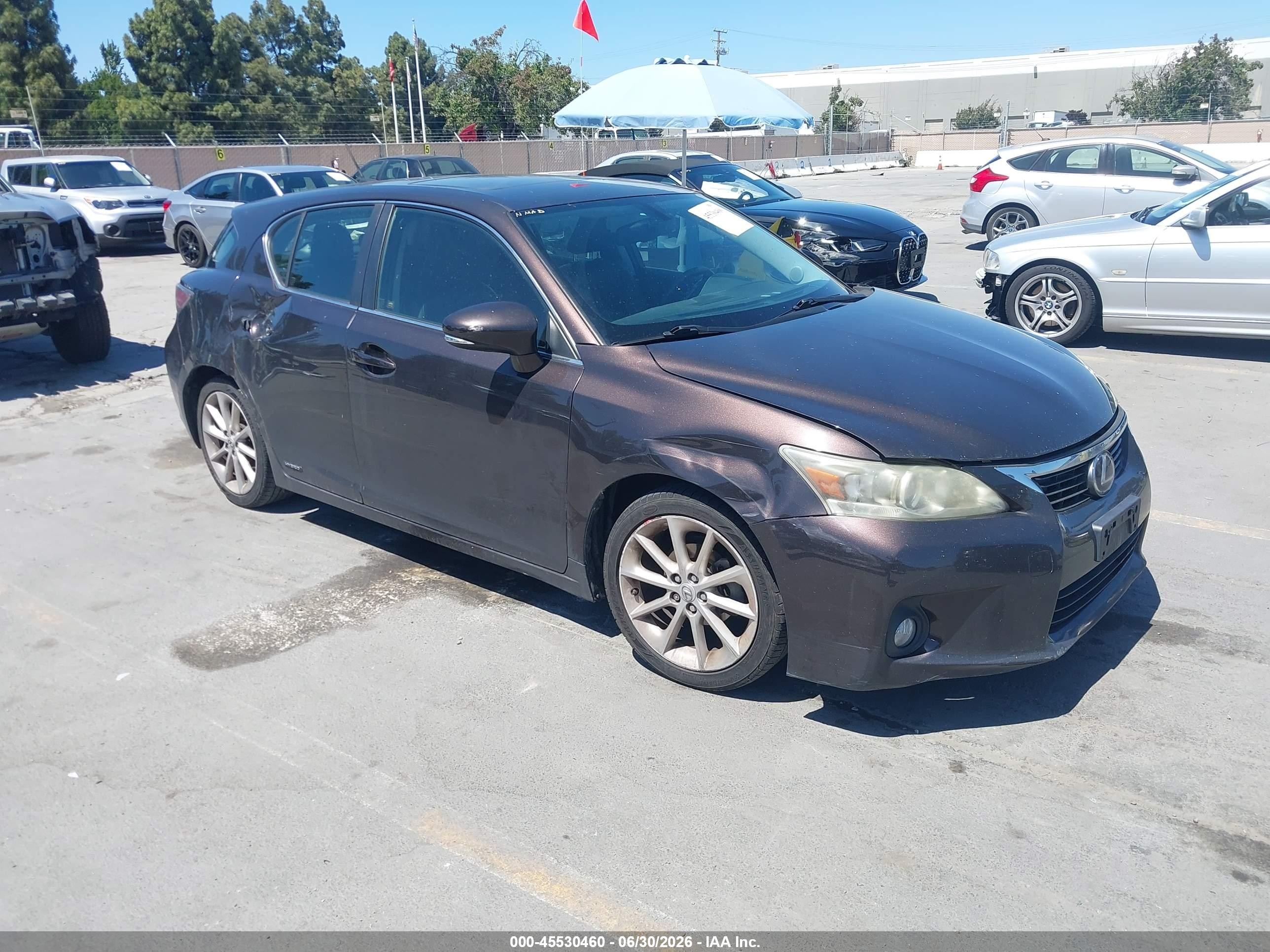 2011 Lexus CT 200h Premium, VIN JTHKD5BH9B2006012 — Обычный износ