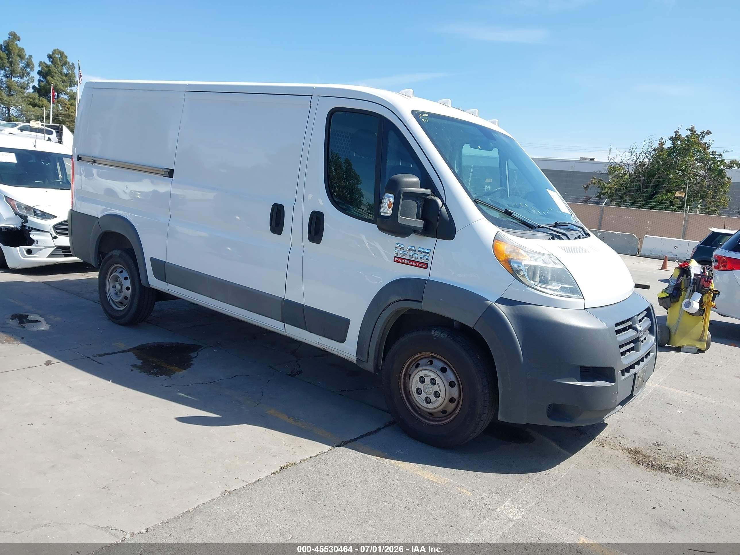 2017 Ram ProMaster Cargo, VIN 3C6TRVAG7HE500047 — Перед