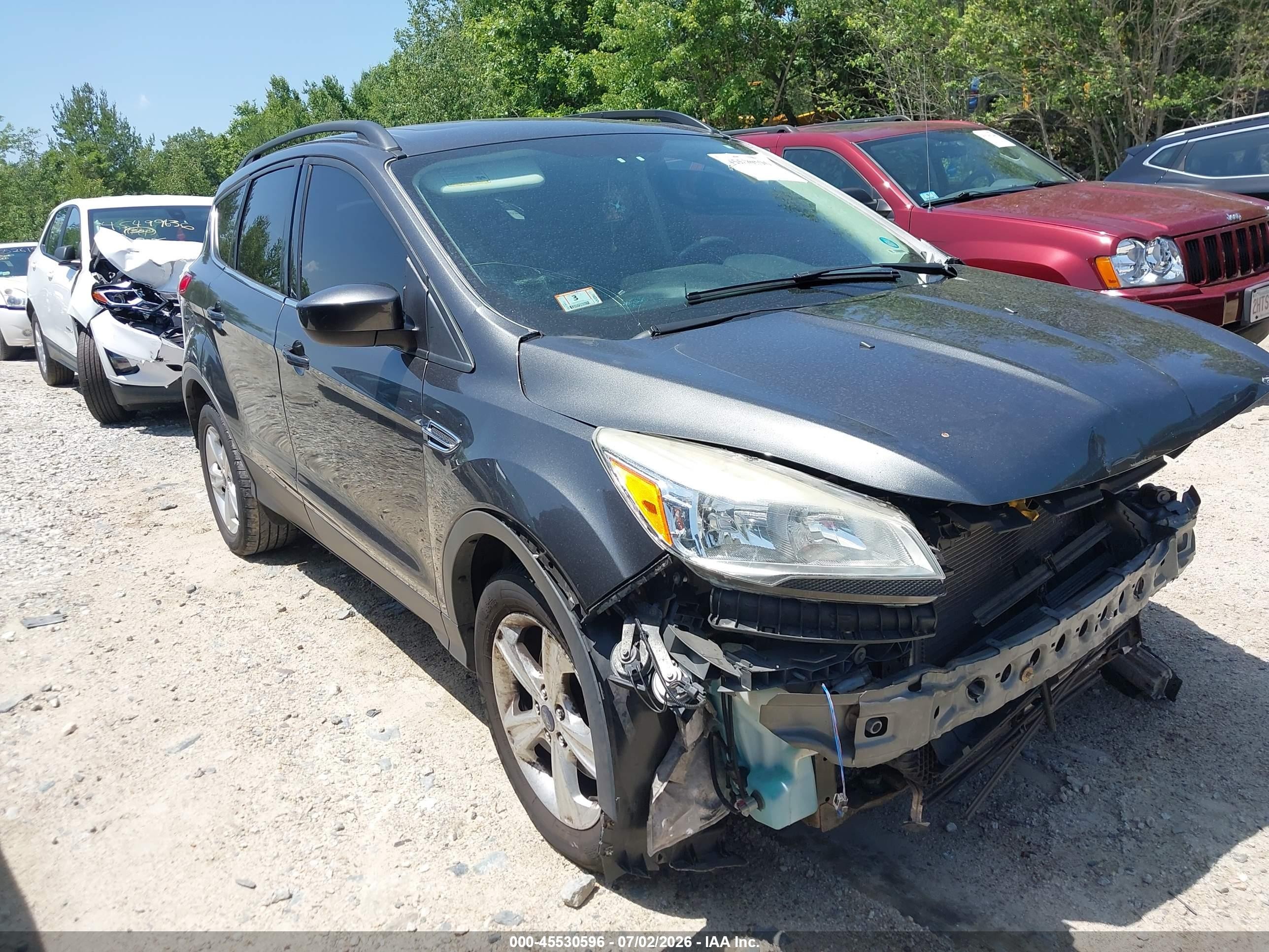 2015 Ford Escape SE, VIN 1FMCU9GXXFUA20889 — Front end