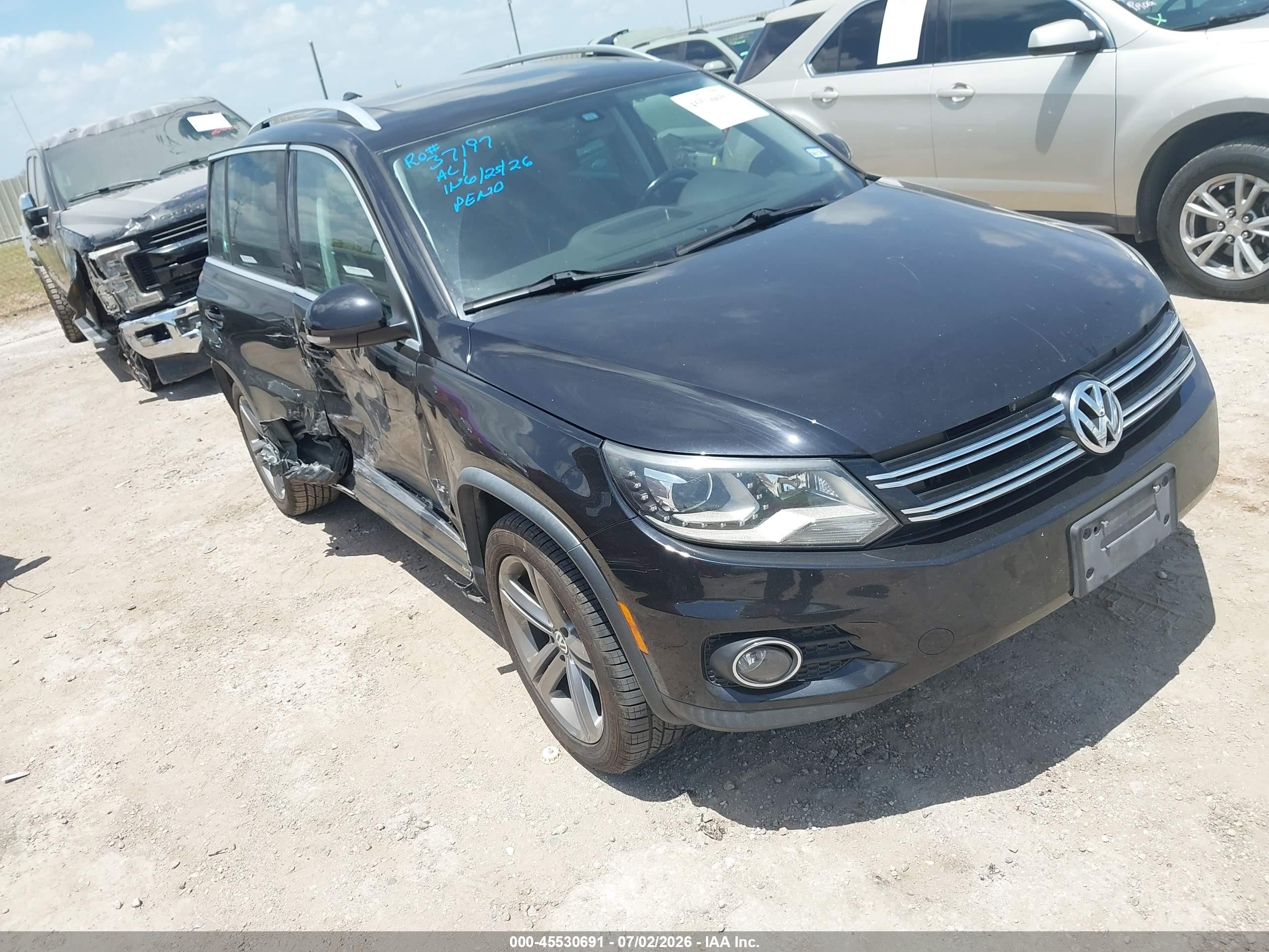 2017 Volkswagen Tiguan Sport, VIN WVGTV7AX5HW507306 — Side