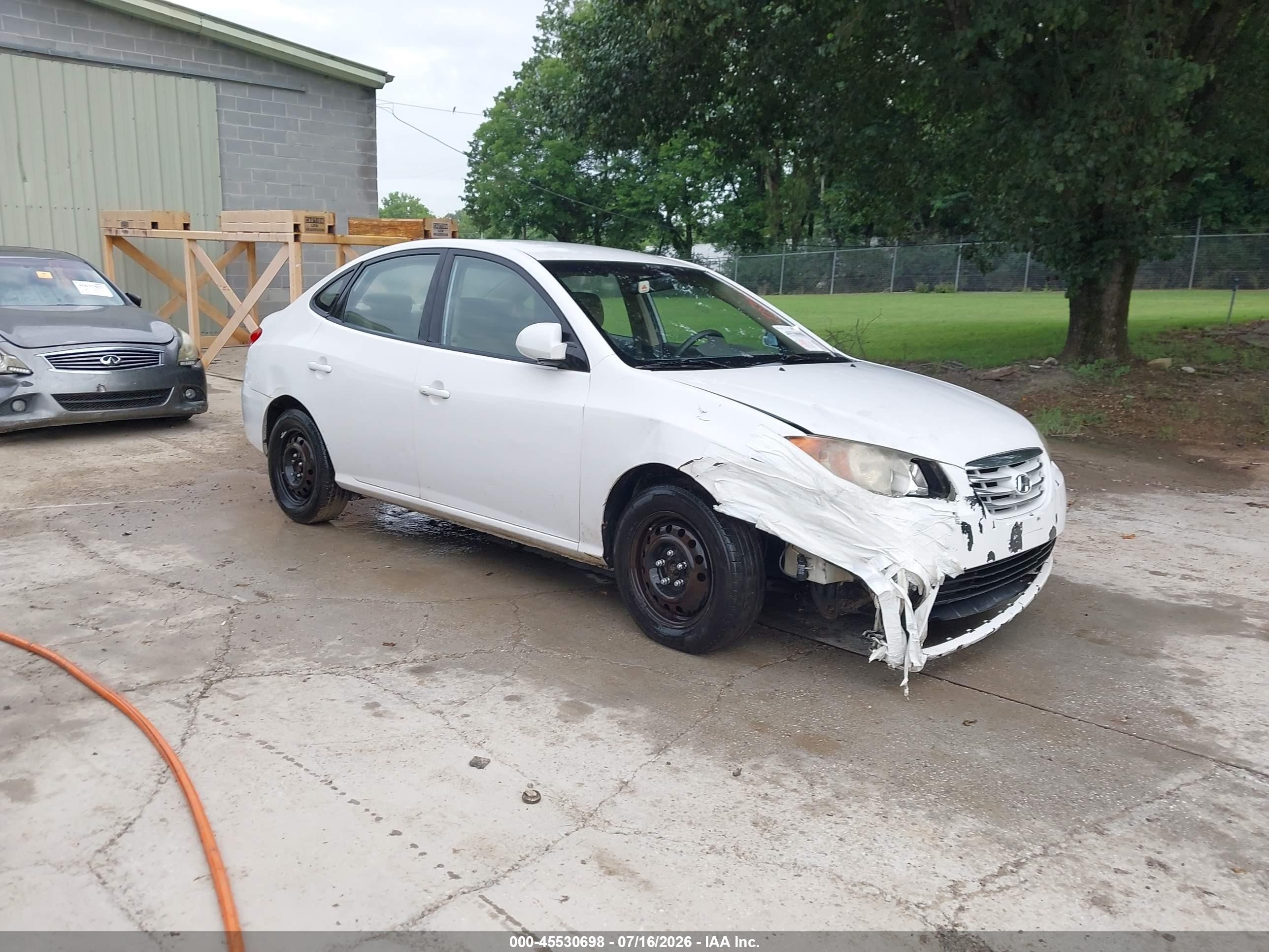 2010 Hyundai Elantra GLS, VIN KMHDU4AD2AU982800 — Normal wear
