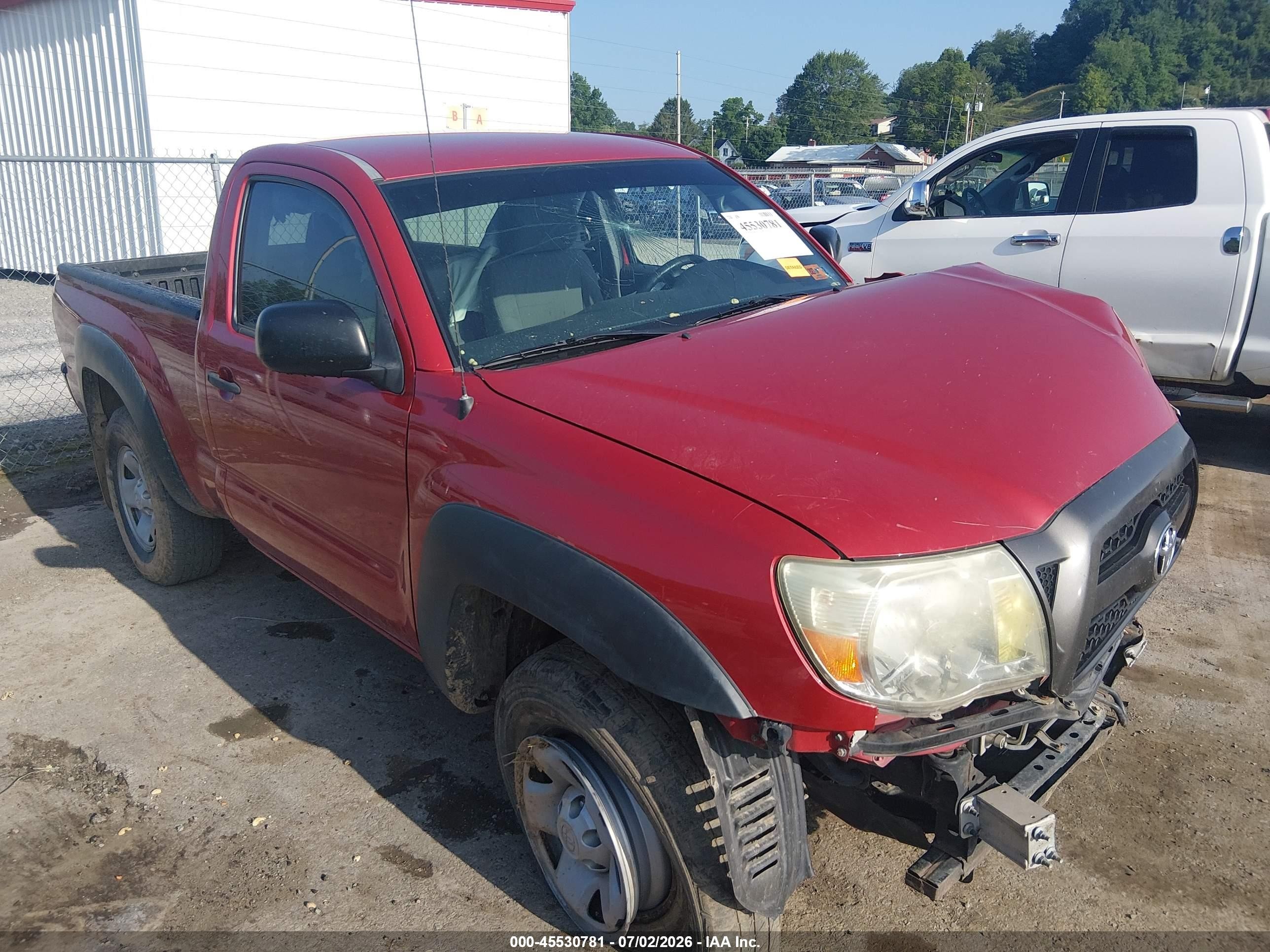 2011 Toyota Tacoma, VIN 5TFPX4EN1BX001450 — Перед
