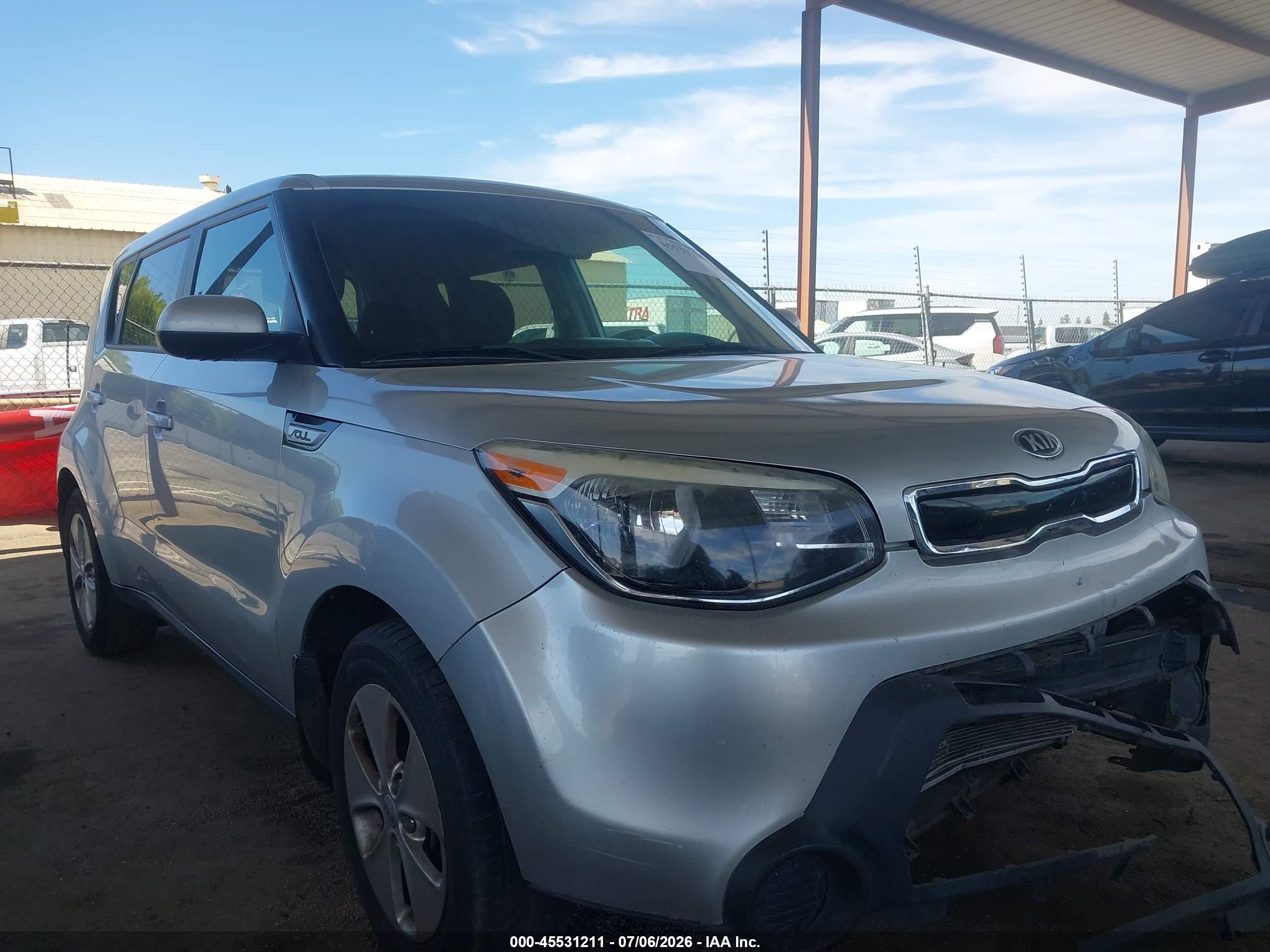 2016 Kia Soul, VIN KNDJN2A26G7847902 — Front end