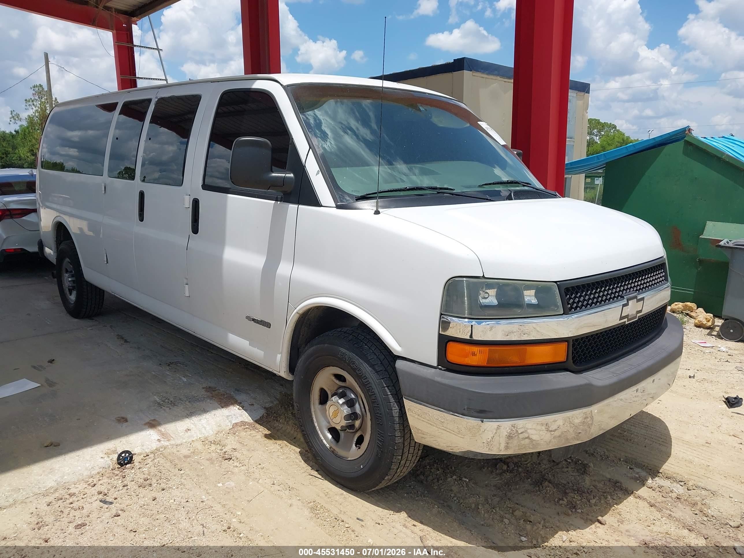 2003 Chevrolet Express Passenger, VIN 1GAHG39U831164383 — Normal wear