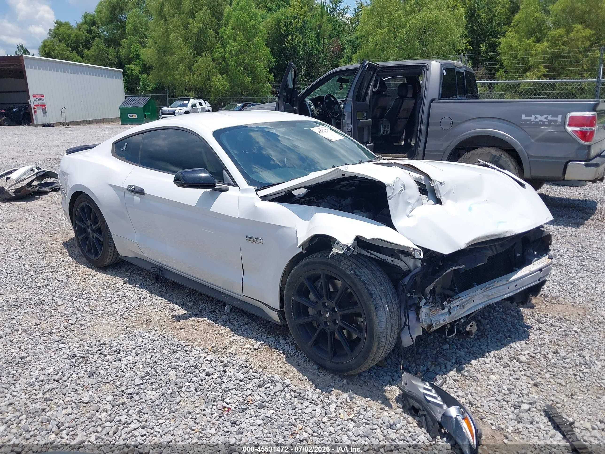 2016 Ford Mustang GT Premium, VIN 1FA6P8CF6G5335867 — Front end