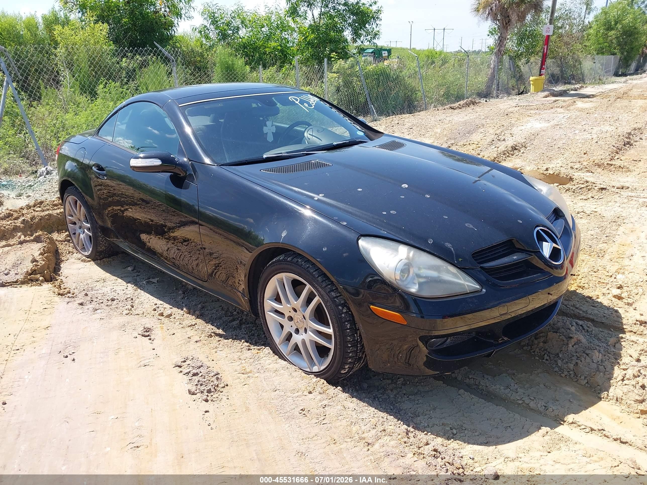 2007 Mercedes-Benz SLK 280, VIN WDBWK54F57F158422 — Normal wear