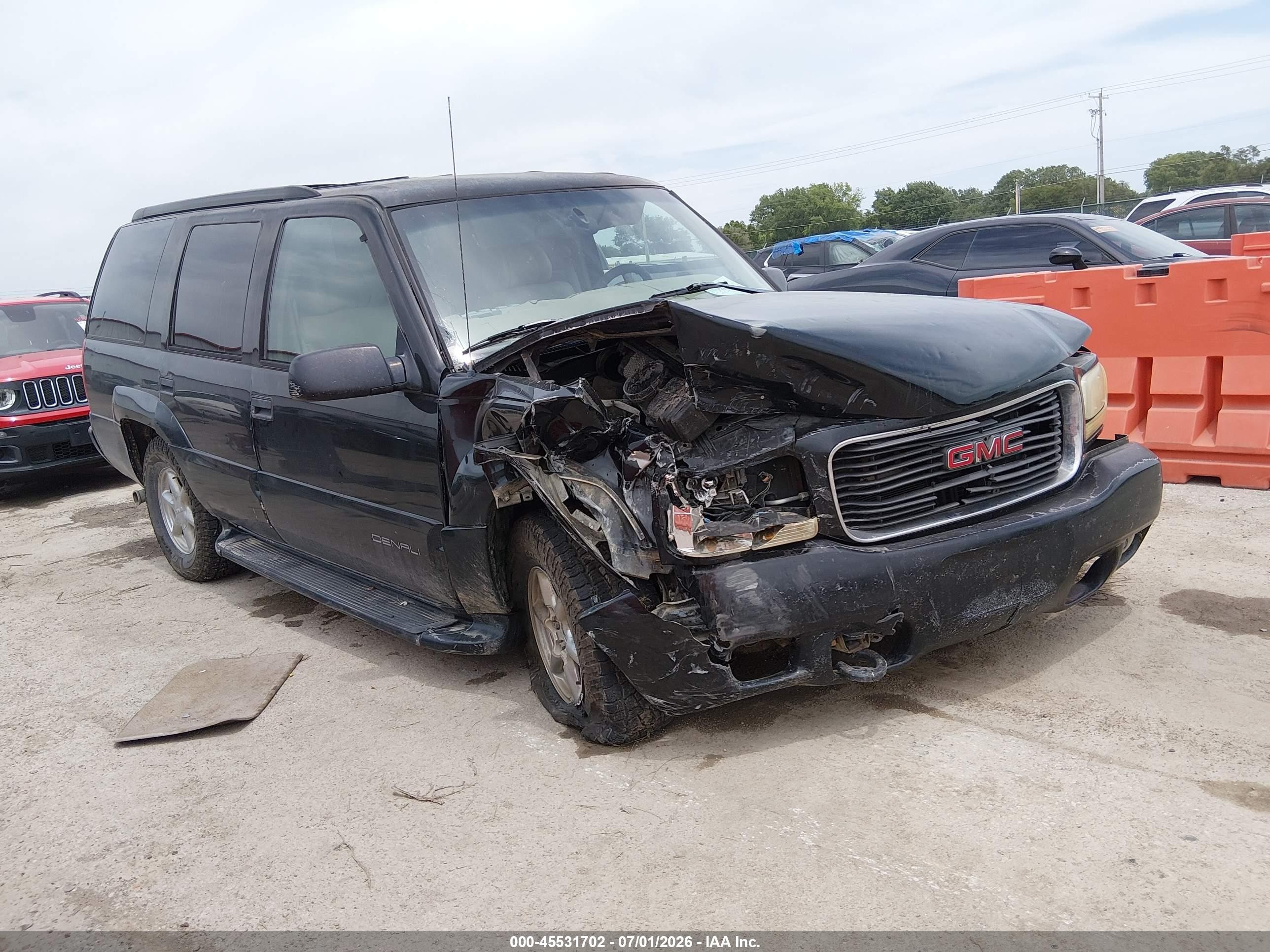 1999 GMC Denali, VIN 1GKEK13R2XR907519 — Front end