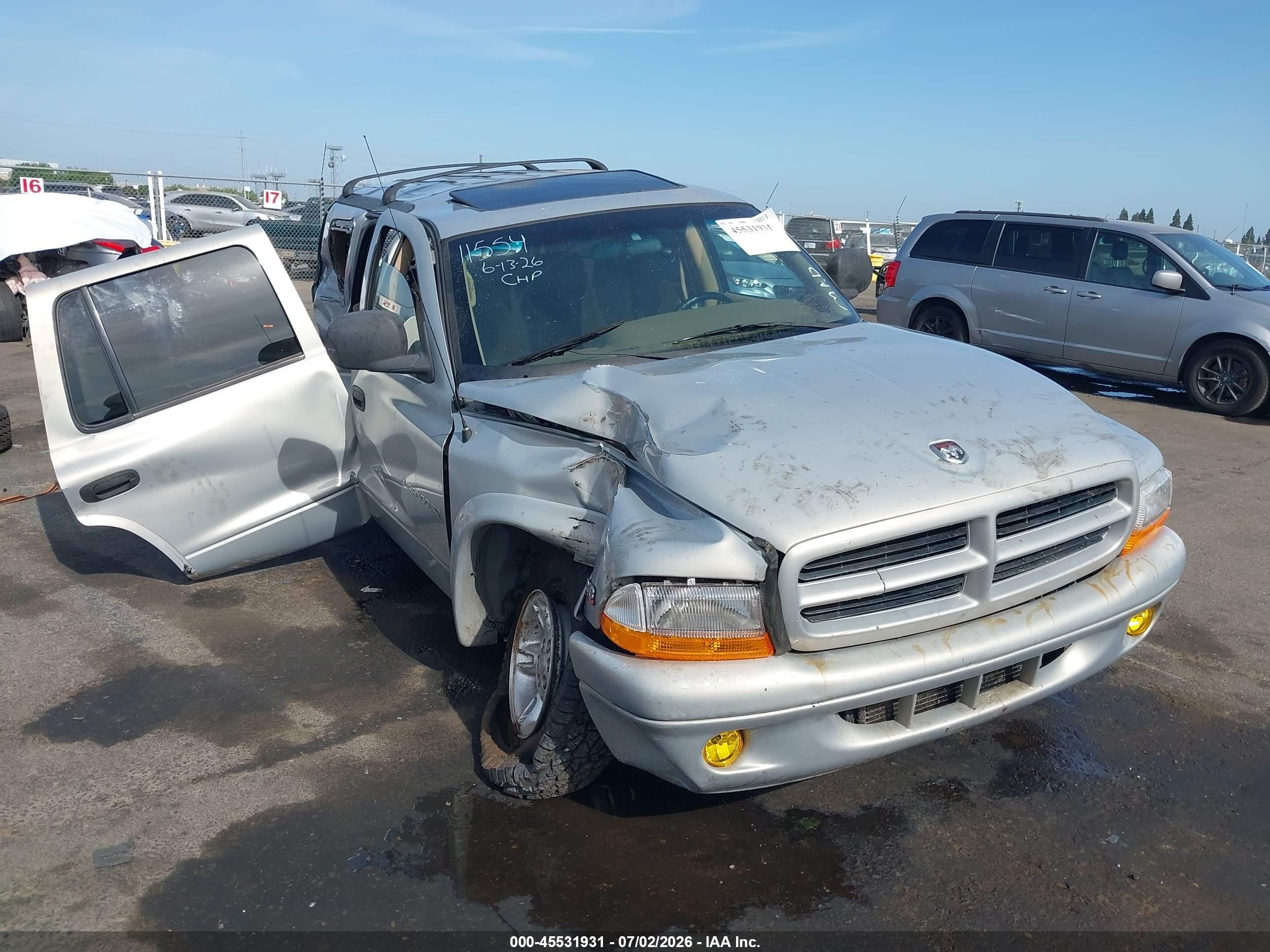1999 Dodge Durango, VIN 1B4HS28Z7XF512581 — Side