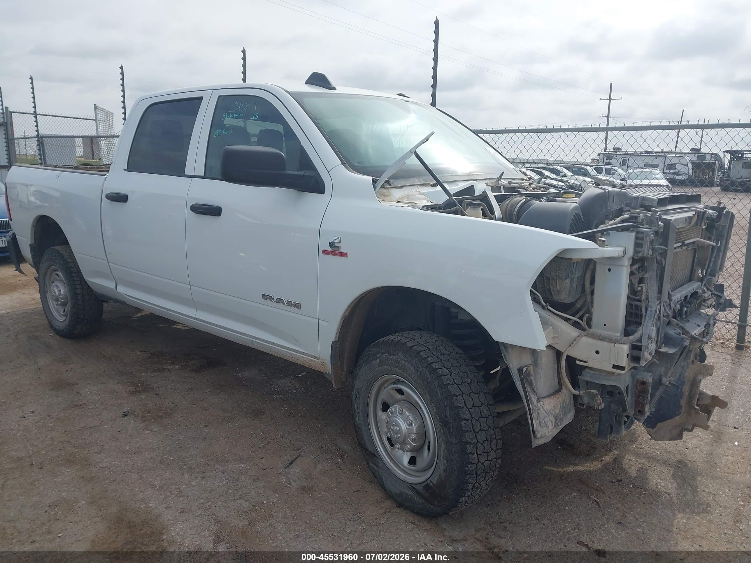 2022 Ram 2500 Tradesman, VIN 3C6UR5CL1NG359135 — Бок