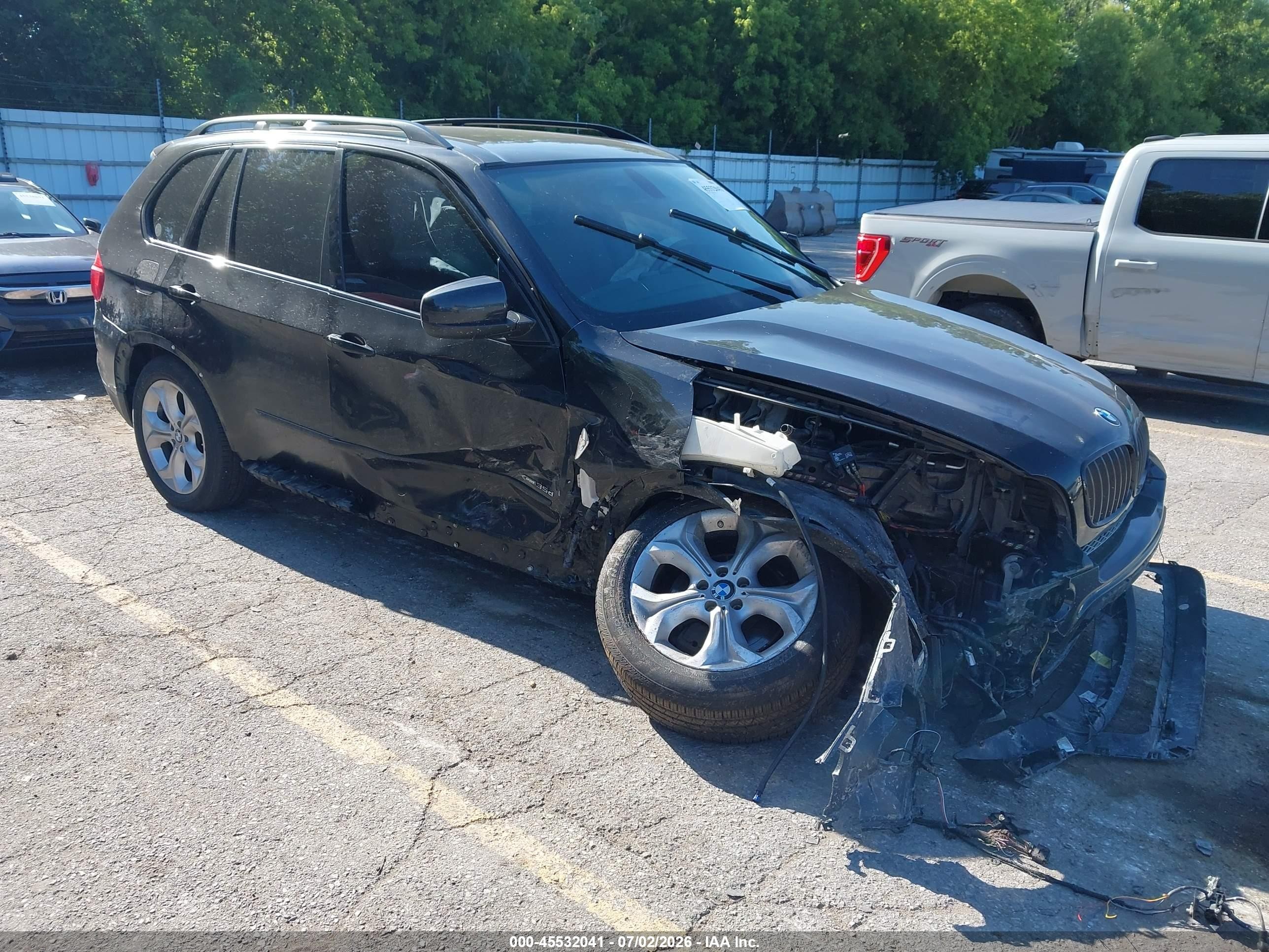 2012 BMW X5 35d, VIN 5UXZW0C53CL672150 — Перед