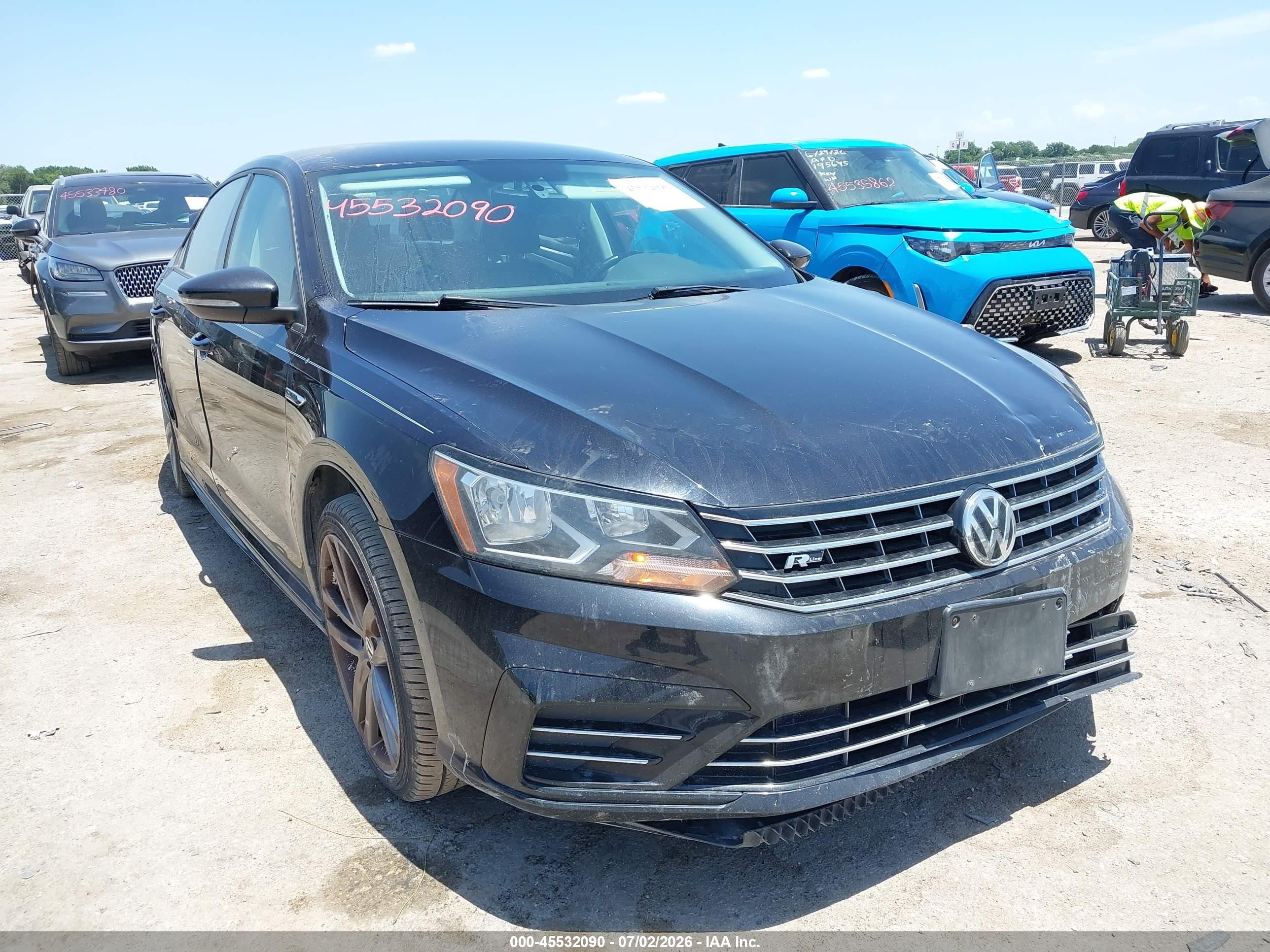 2018 Volkswagen Passat S, VIN 1VWAA7A36JC039563 — По всему кузову