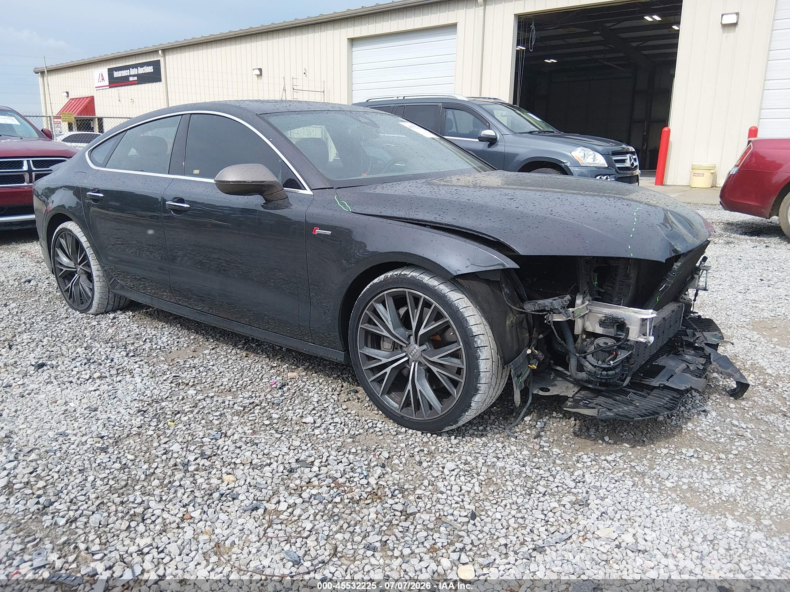 2016 Audi A7 Prestige, VIN WAU2GAFC9GN161582 — Front end