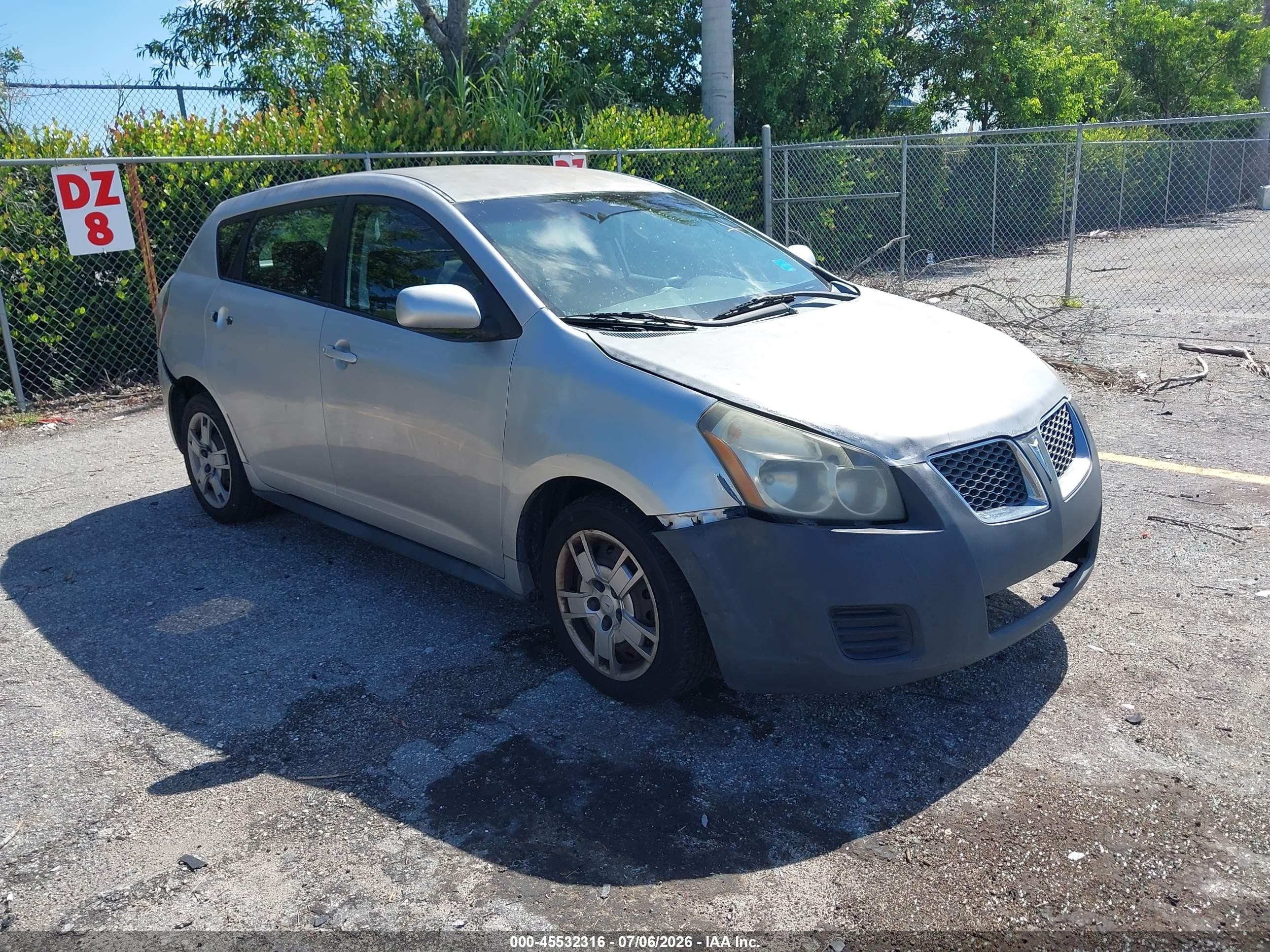 2009 Pontiac Vibe 1SB, VIN 5Y2SP670X9Z449370 — Rear end