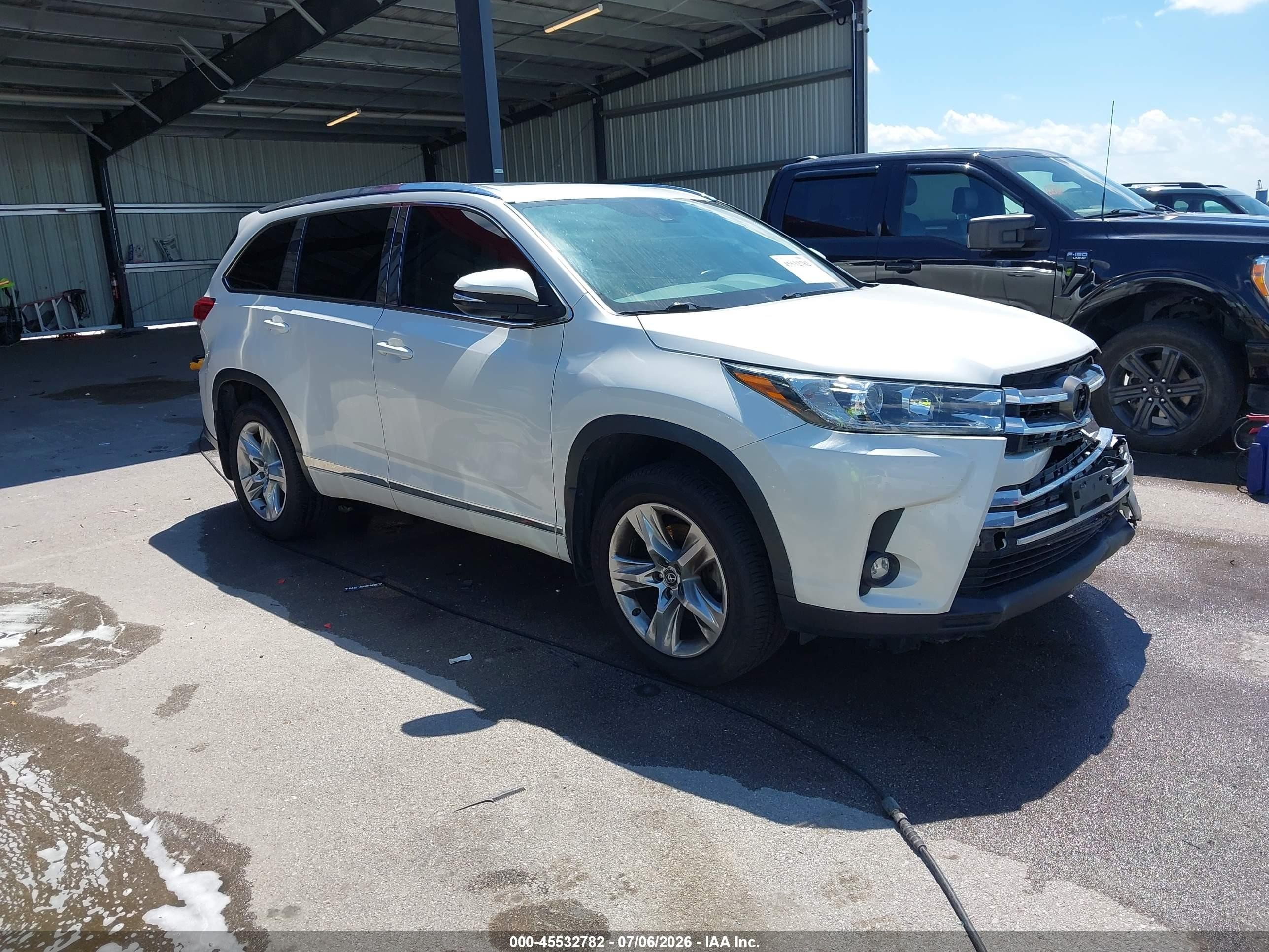 2019 Toyota Highlander Limited Platinum, VIN 5TDDZRFHXKS722357 — Side