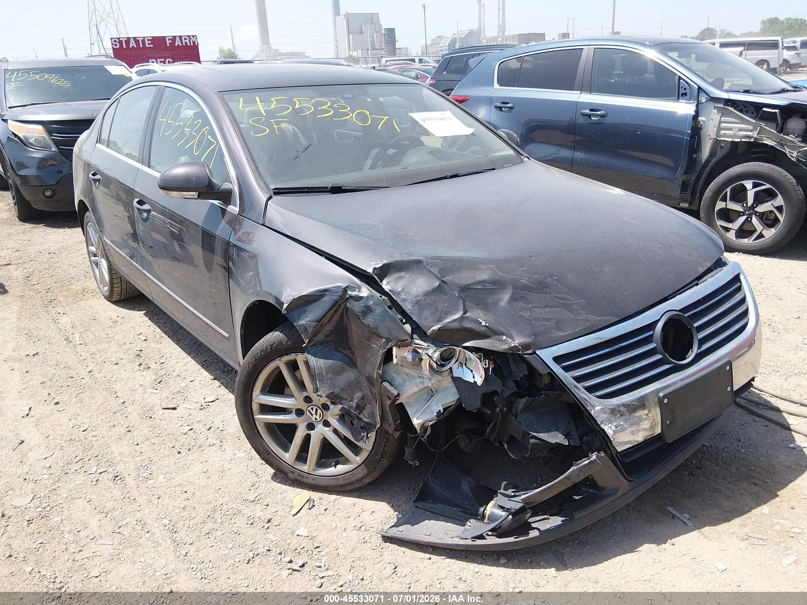 2008 Volkswagen Passat Lux, VIN WVWEK73C48E097331 — Front end
