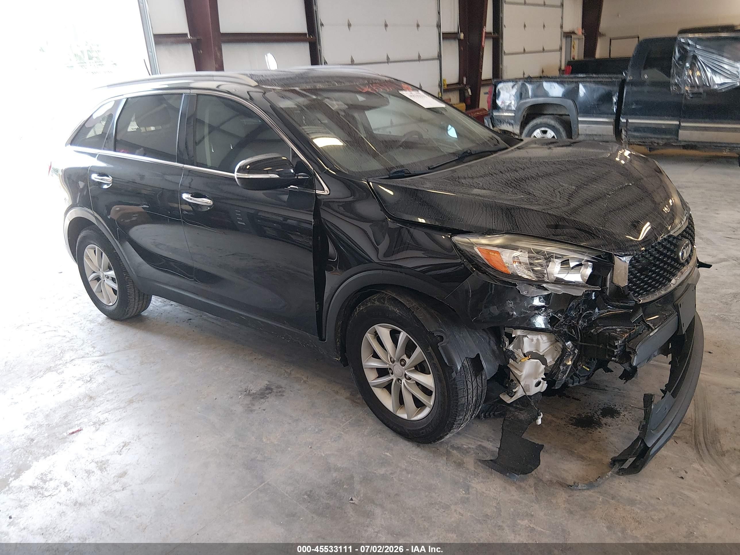 2017 Kia Sorento LX, VIN 5XYPG4A38HG195698 — Front end