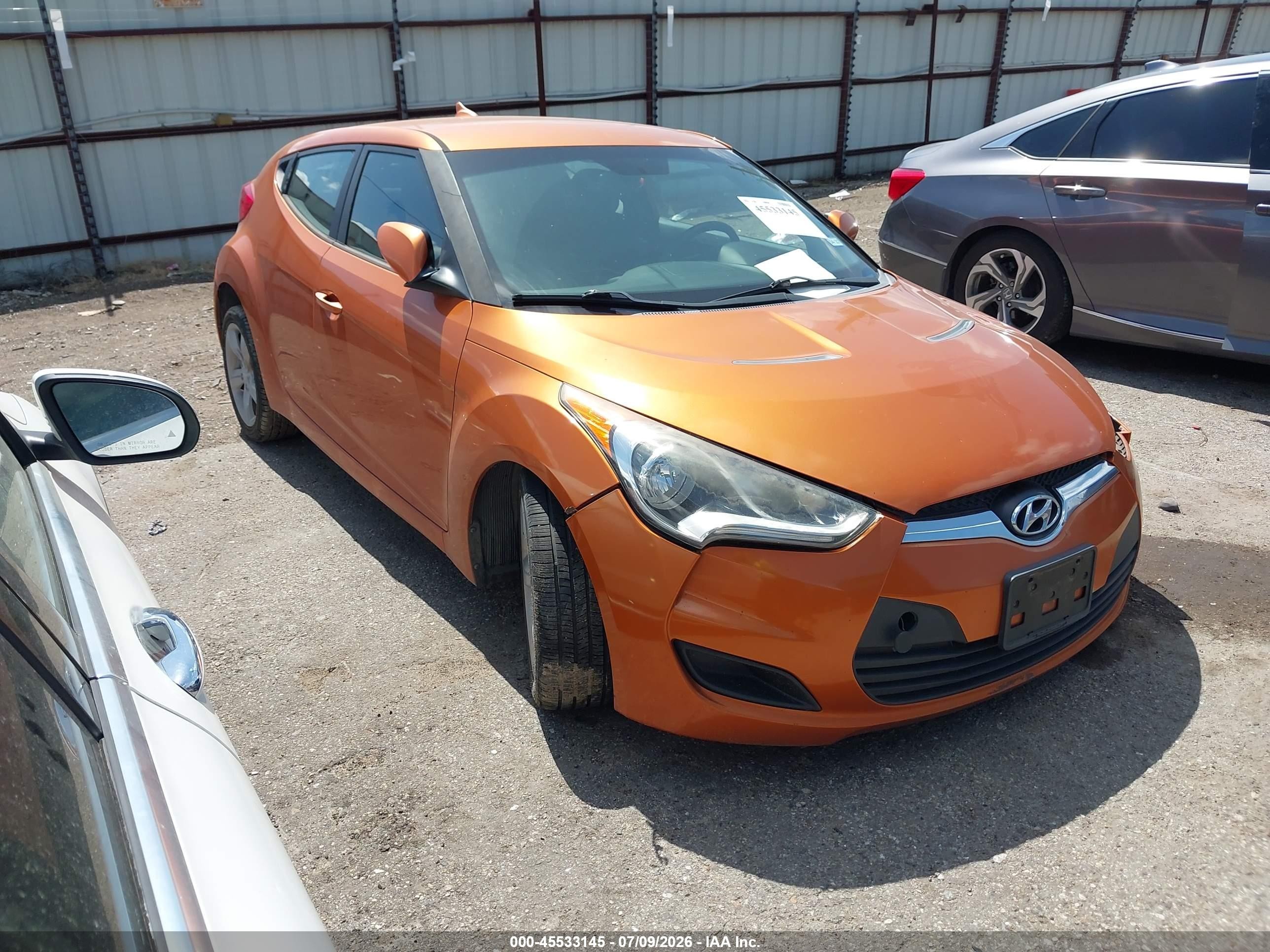 2014 Hyundai Veloster, VIN KMHTC6ADXEU212330 — Front end