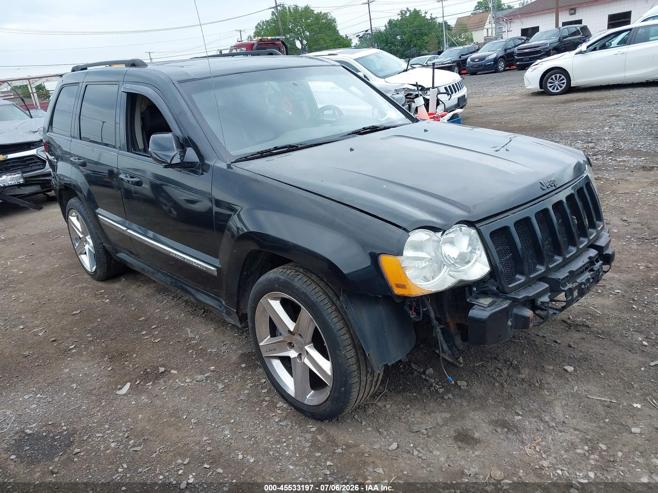 2008 Jeep Grand Cherokee SRT-8, VIN 1J8HR78318C112244 — Front end
