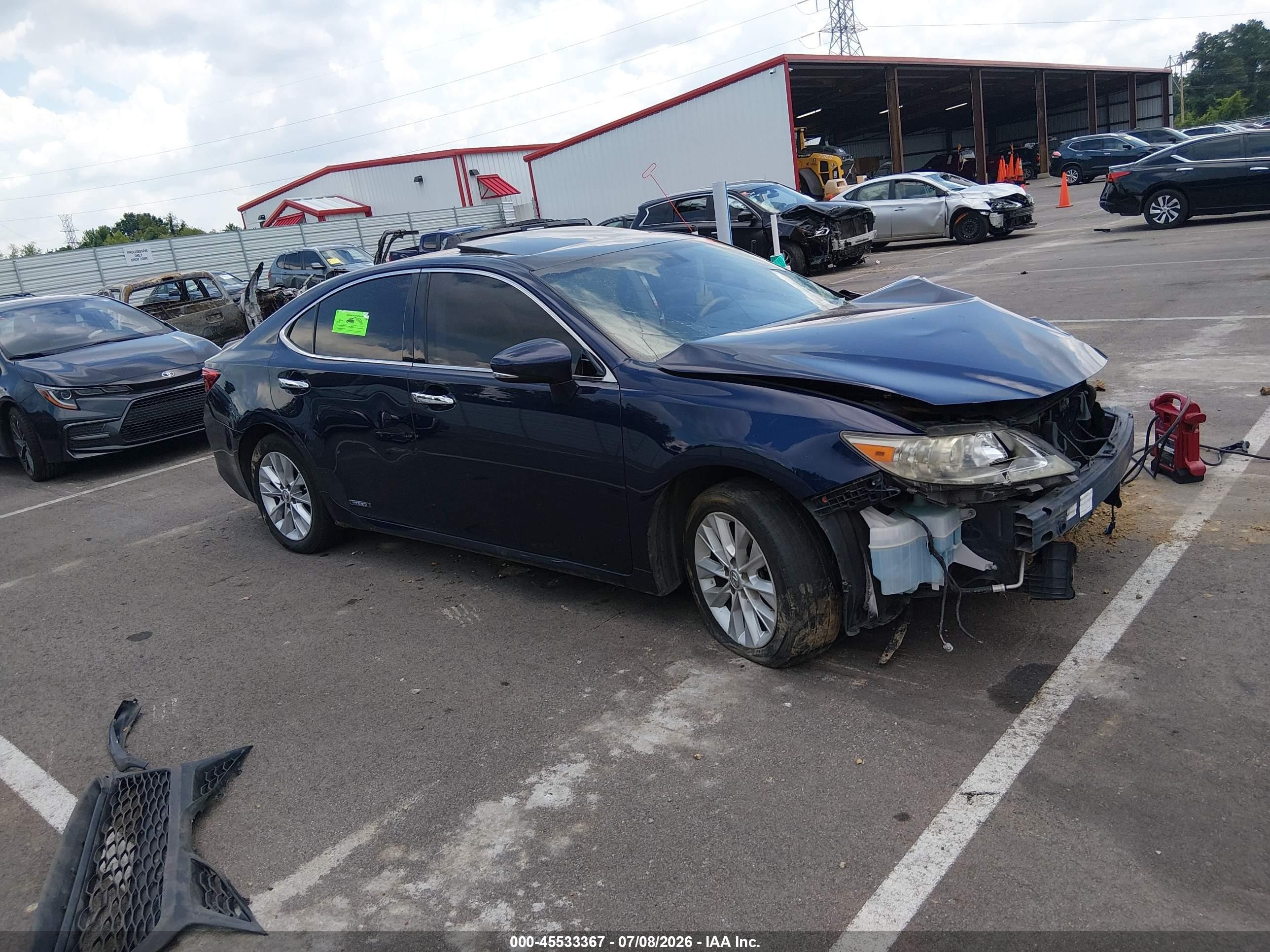 2013 Lexus ES 300h, VIN JTHBW1GG9D2033538 — Front end