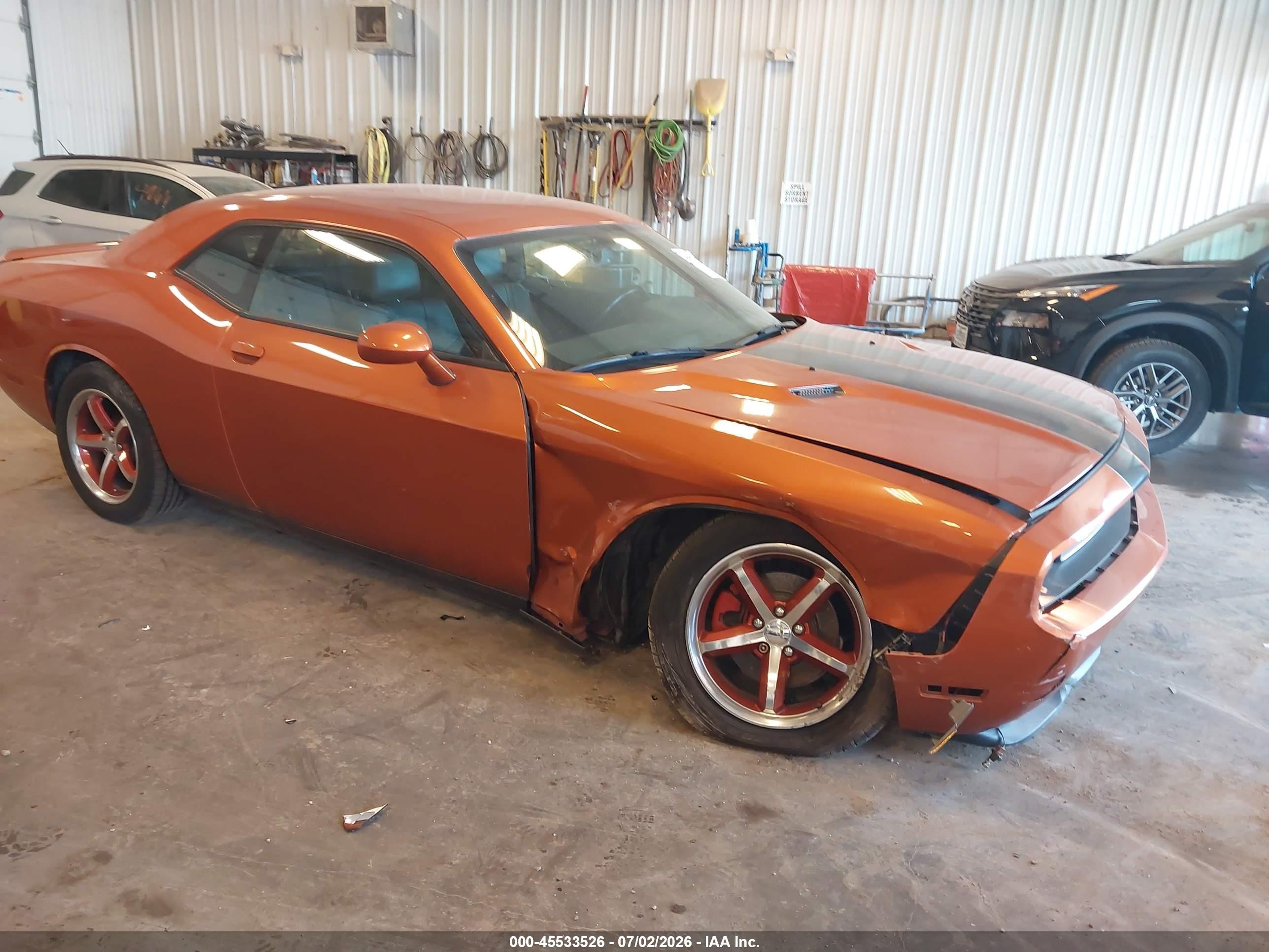 2011 Dodge Challenger, VIN 2B3CJ4DG2BH530625 — Front end