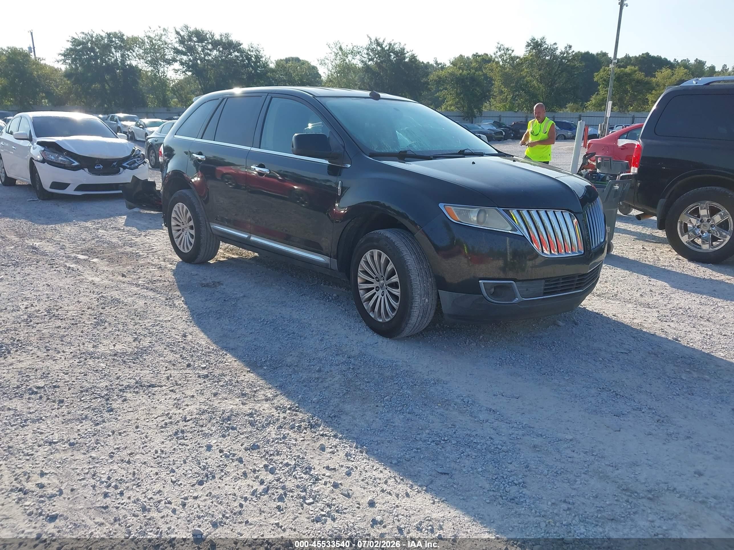 2011 Lincoln MKX, VIN 2LMDJ6JK5BBJ02929 — Rear end