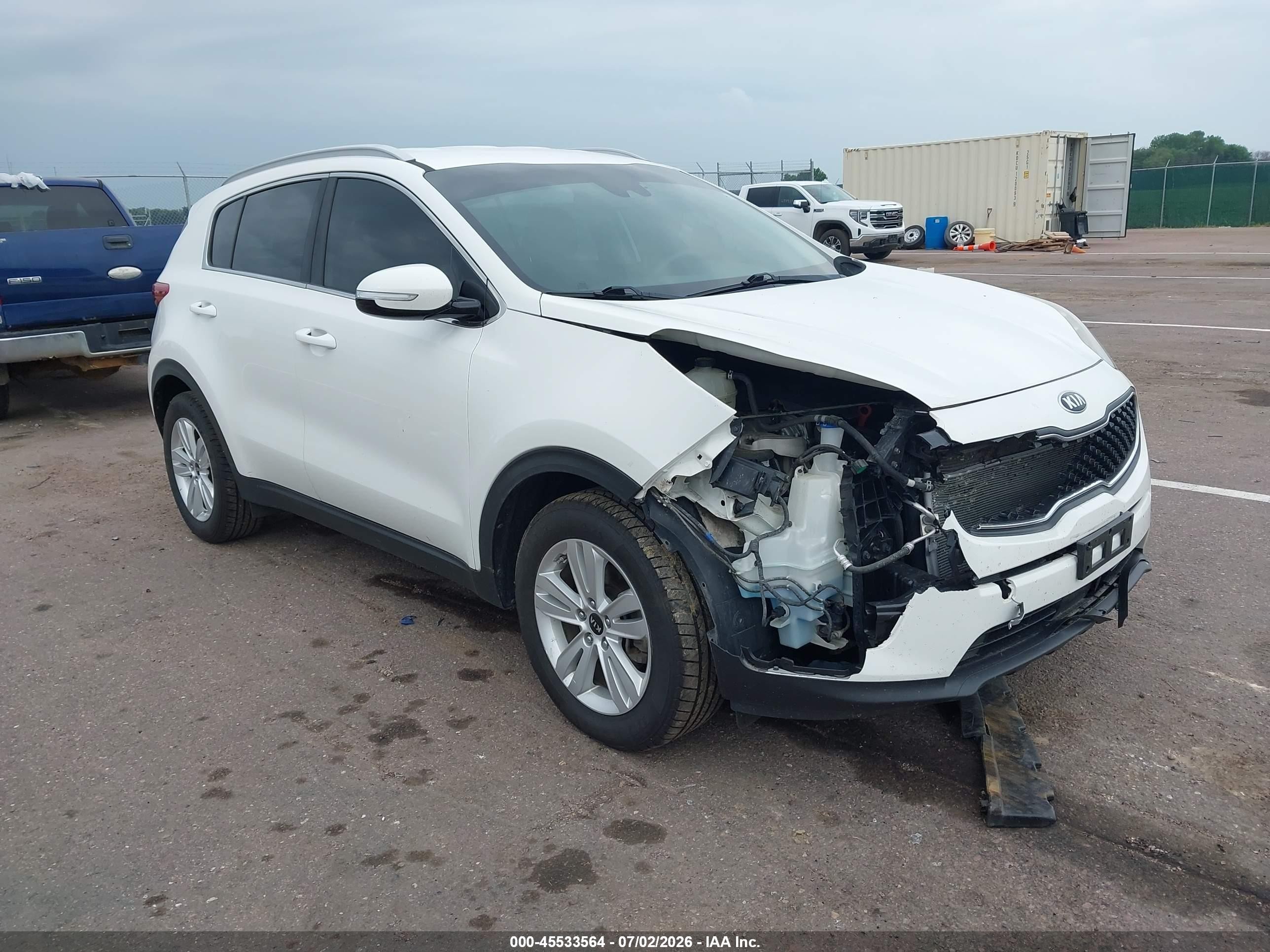 2018 Kia Sportage LX, VIN KNDPM3AC7J7478812 — Перед