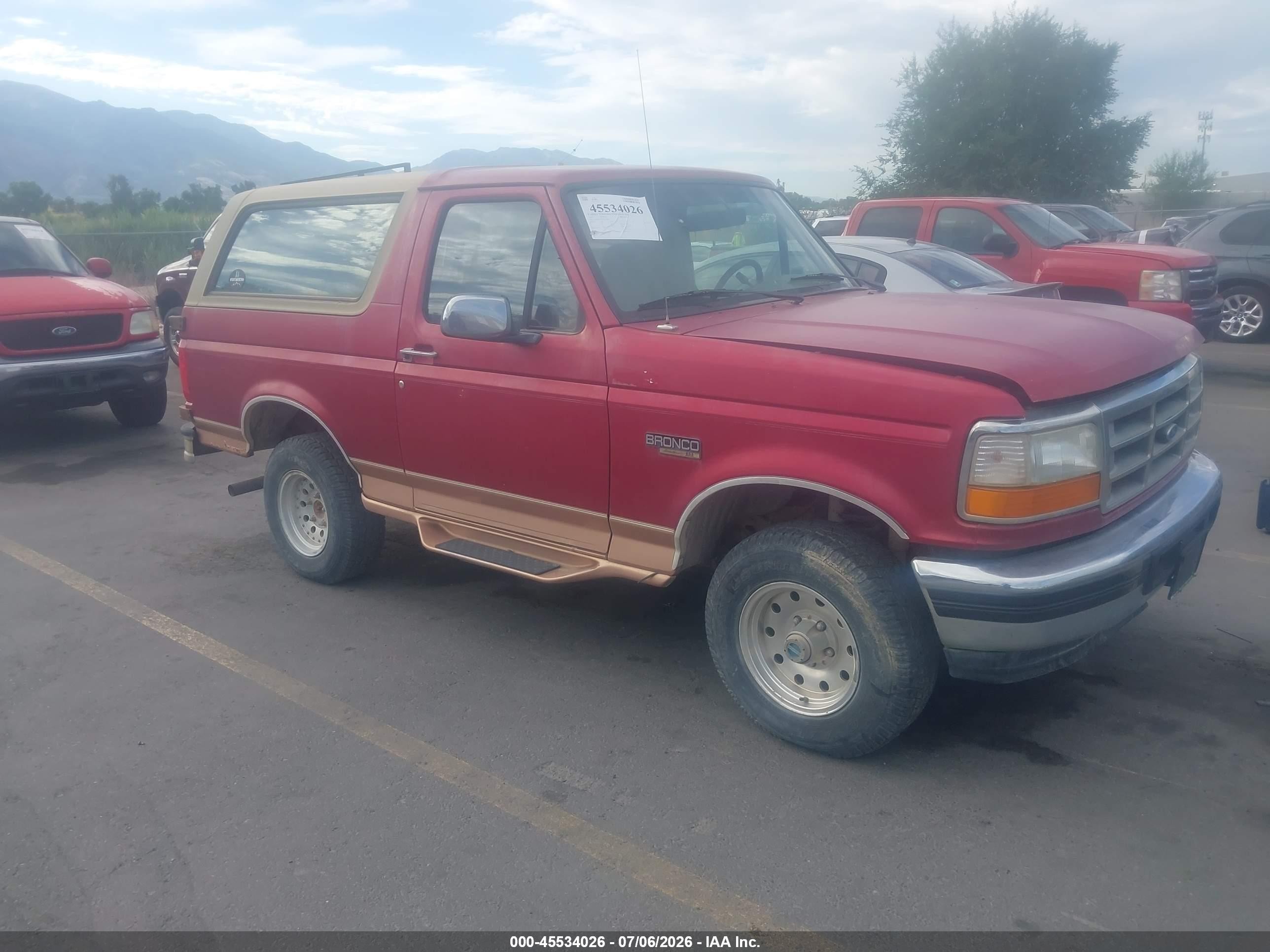 1995 Ford Bronco Custom, VIN 1FMEU15H1SLA30605 — Mechanical