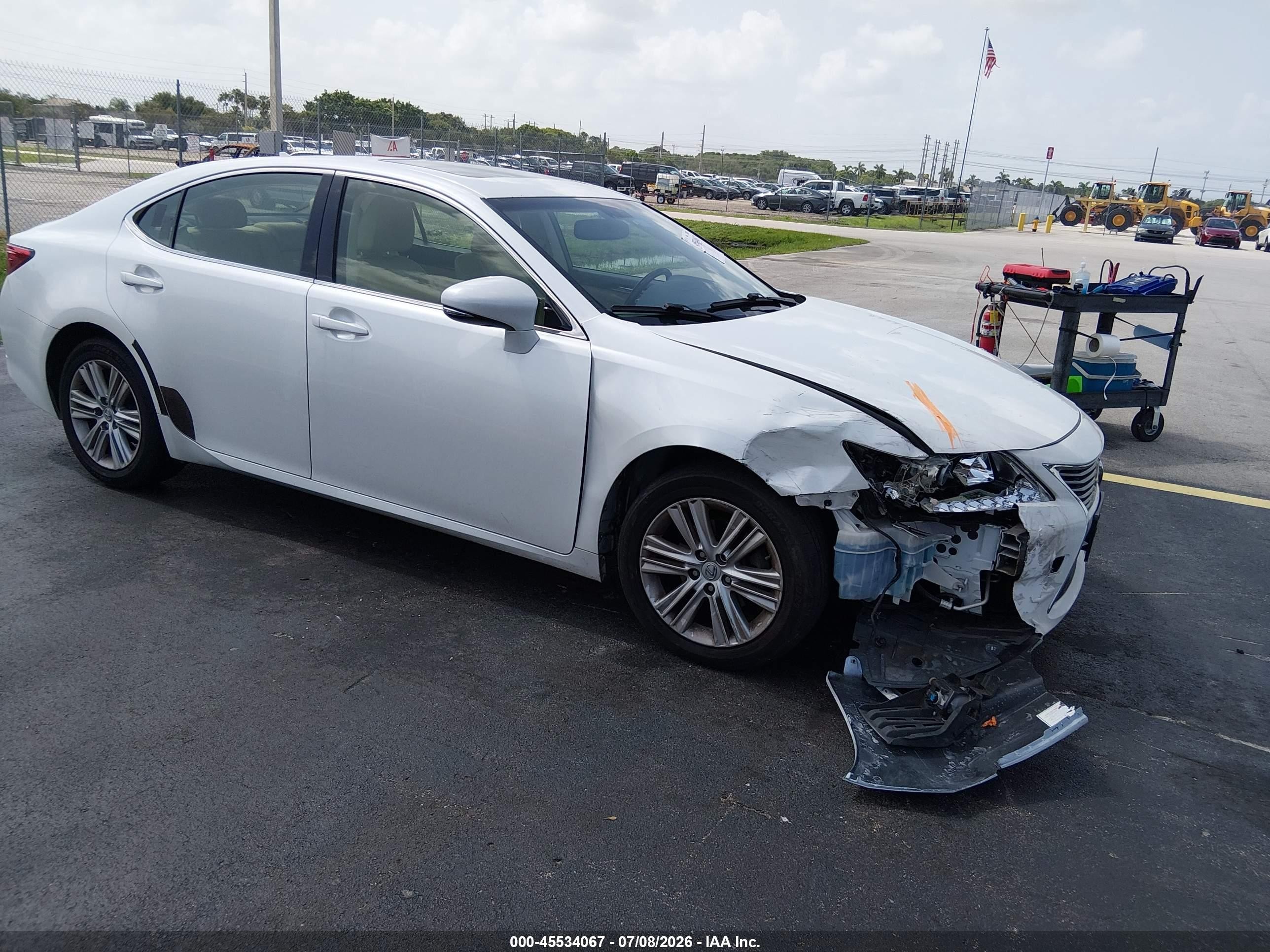 2013 Lexus ES 250, VIN JTHBK1GG6D2000928 — Front end