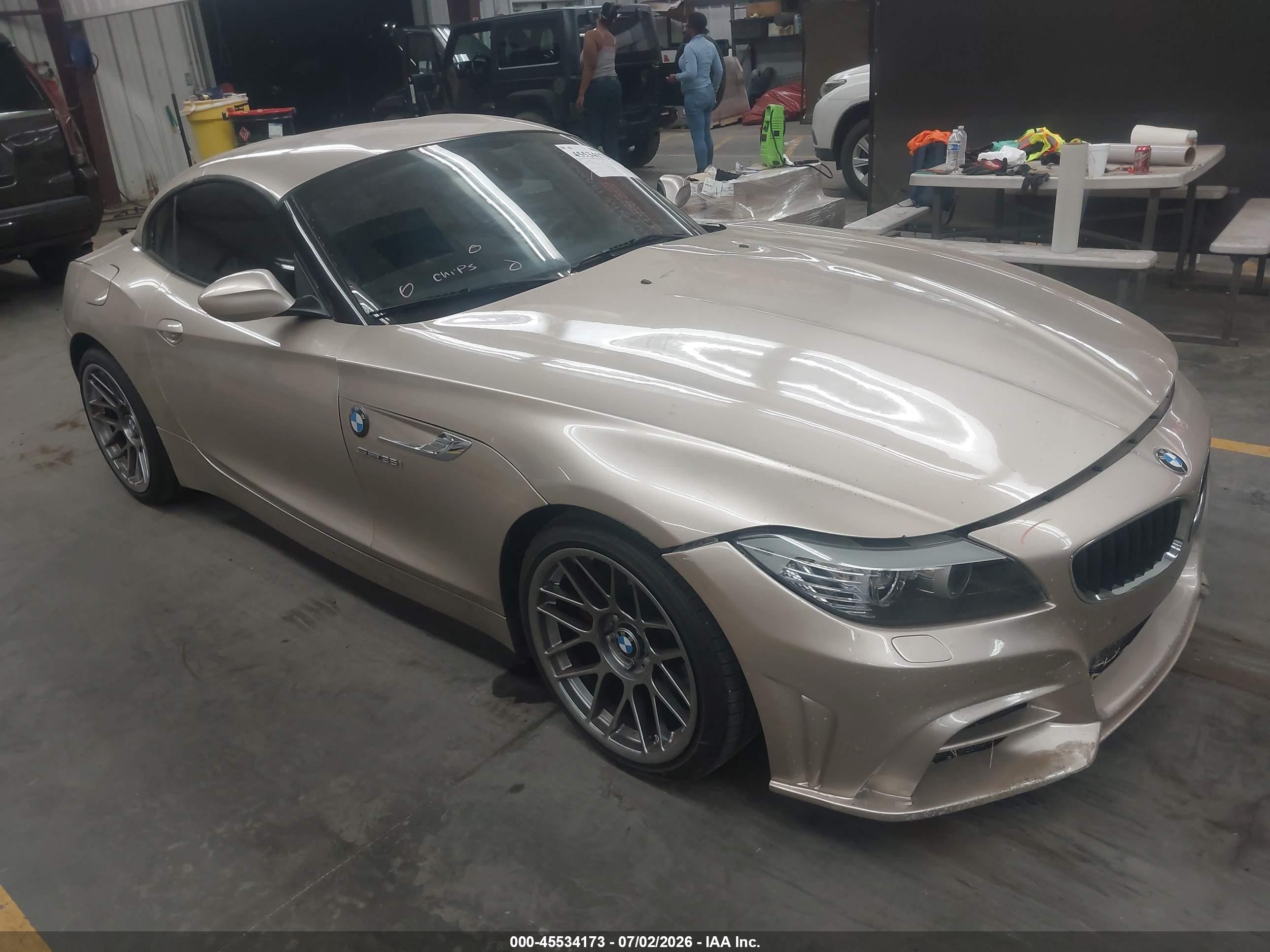 2011 BMW Z4 sDrive35i, VIN WBALM7C5XBE382591 — Front end