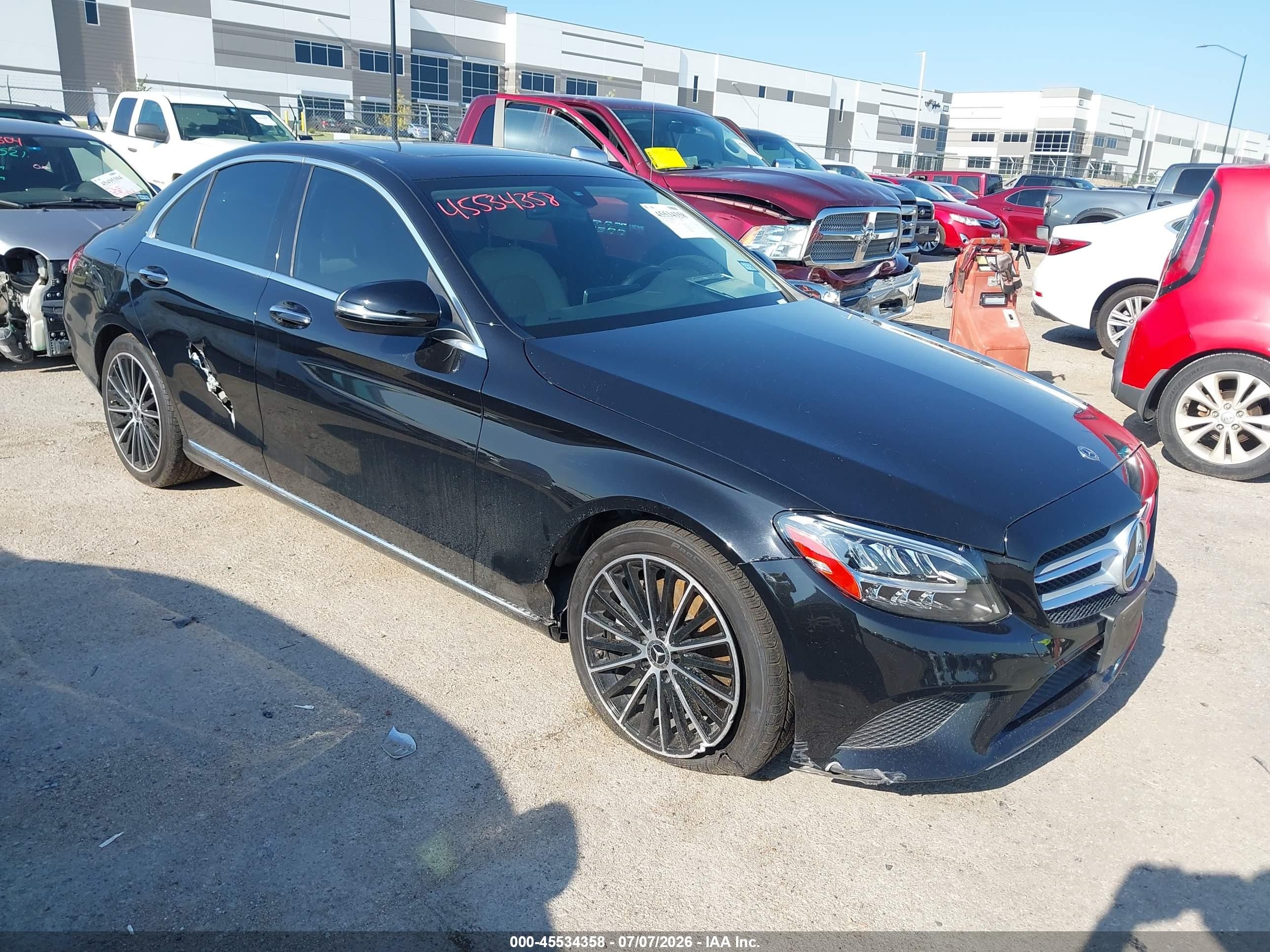 2021 Mercedes-Benz C 300, VIN W1KWF8DBXMR625869 — Front end