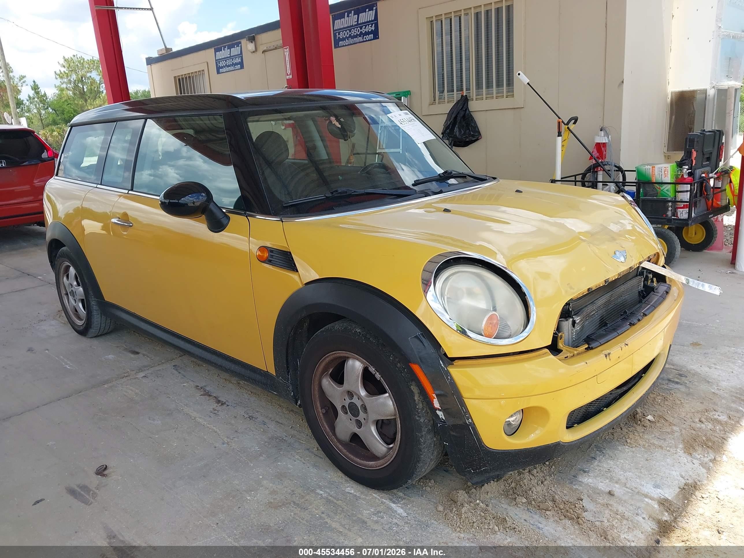 2009 MINI Clubman, VIN WMWML335X9TX34641 — Перед