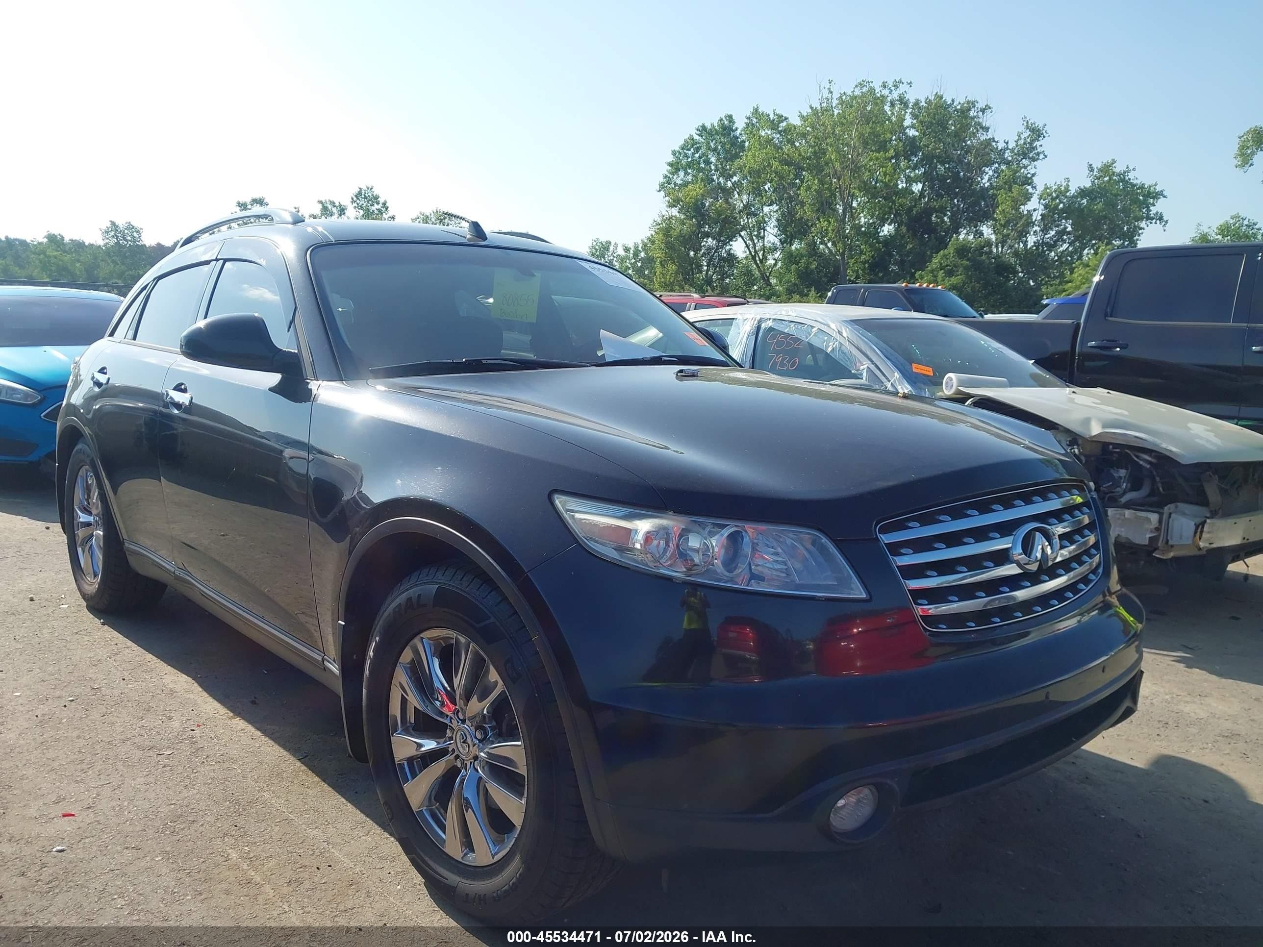 2005 Infiniti FX, VIN JNRAS08W45X215550 — Front end