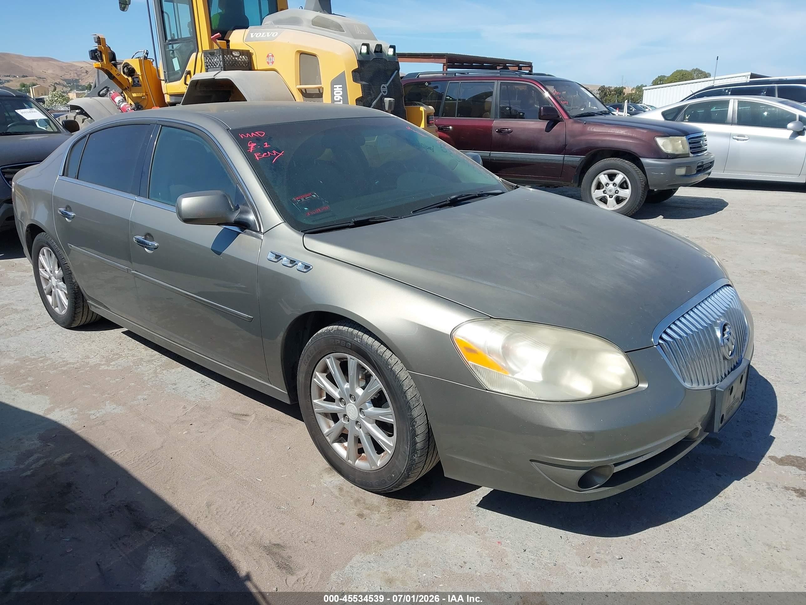 2010 Buick Lucerne CXL, VIN 1G4HC5E10AU133100 — Normal wear