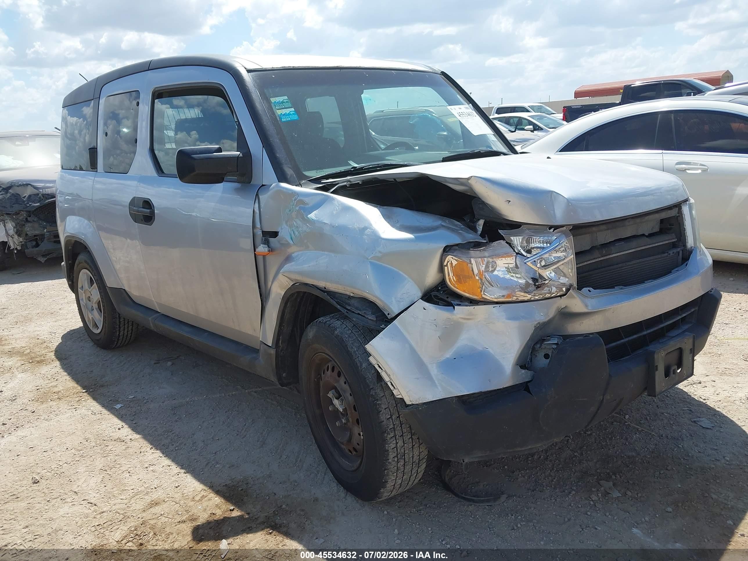 2010 Honda Element LX, VIN 5J6YH1H39AL002050 — Front end