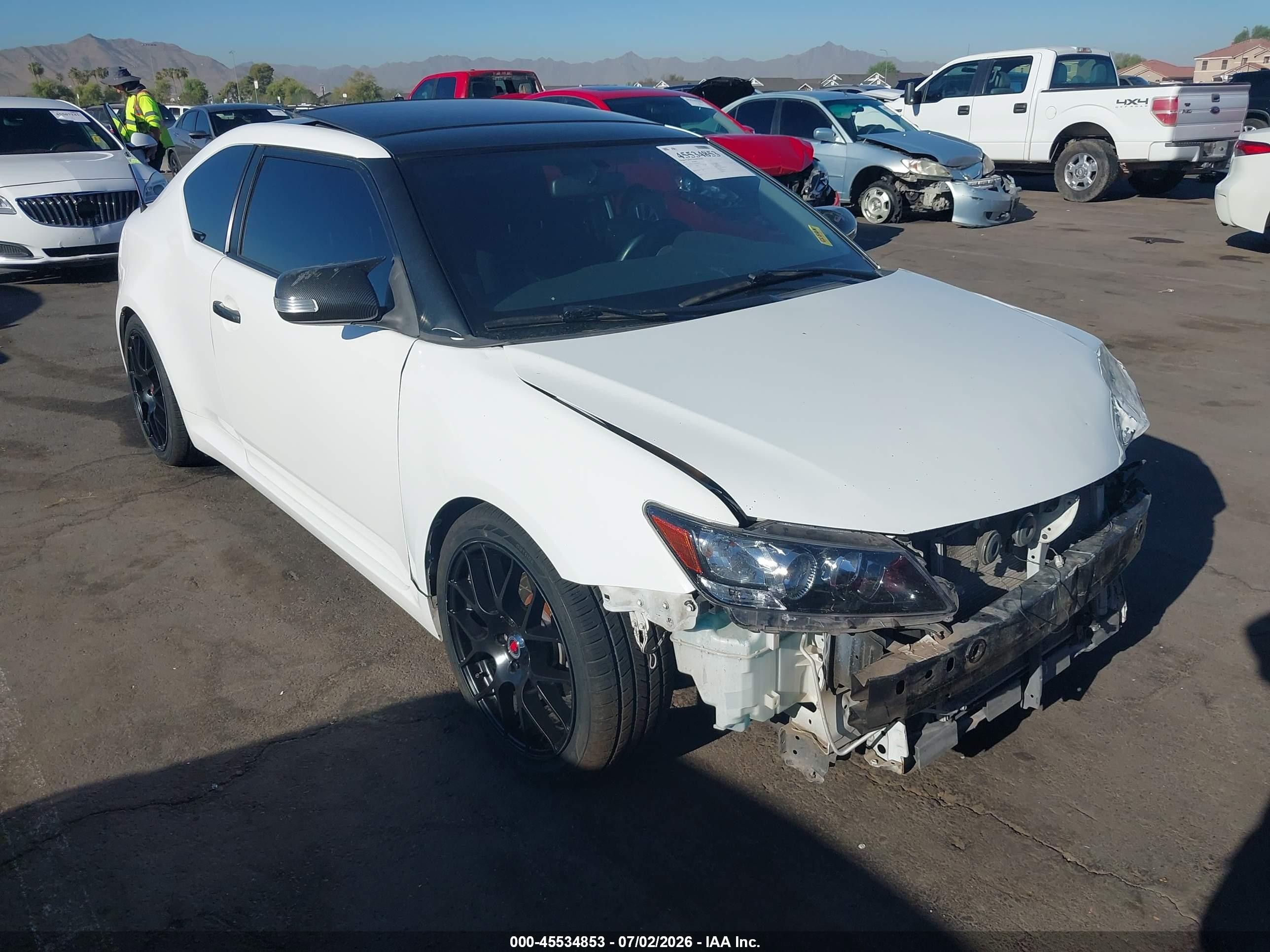 2013 Scion tC, VIN JTKJF5C74D3062300 — Front end