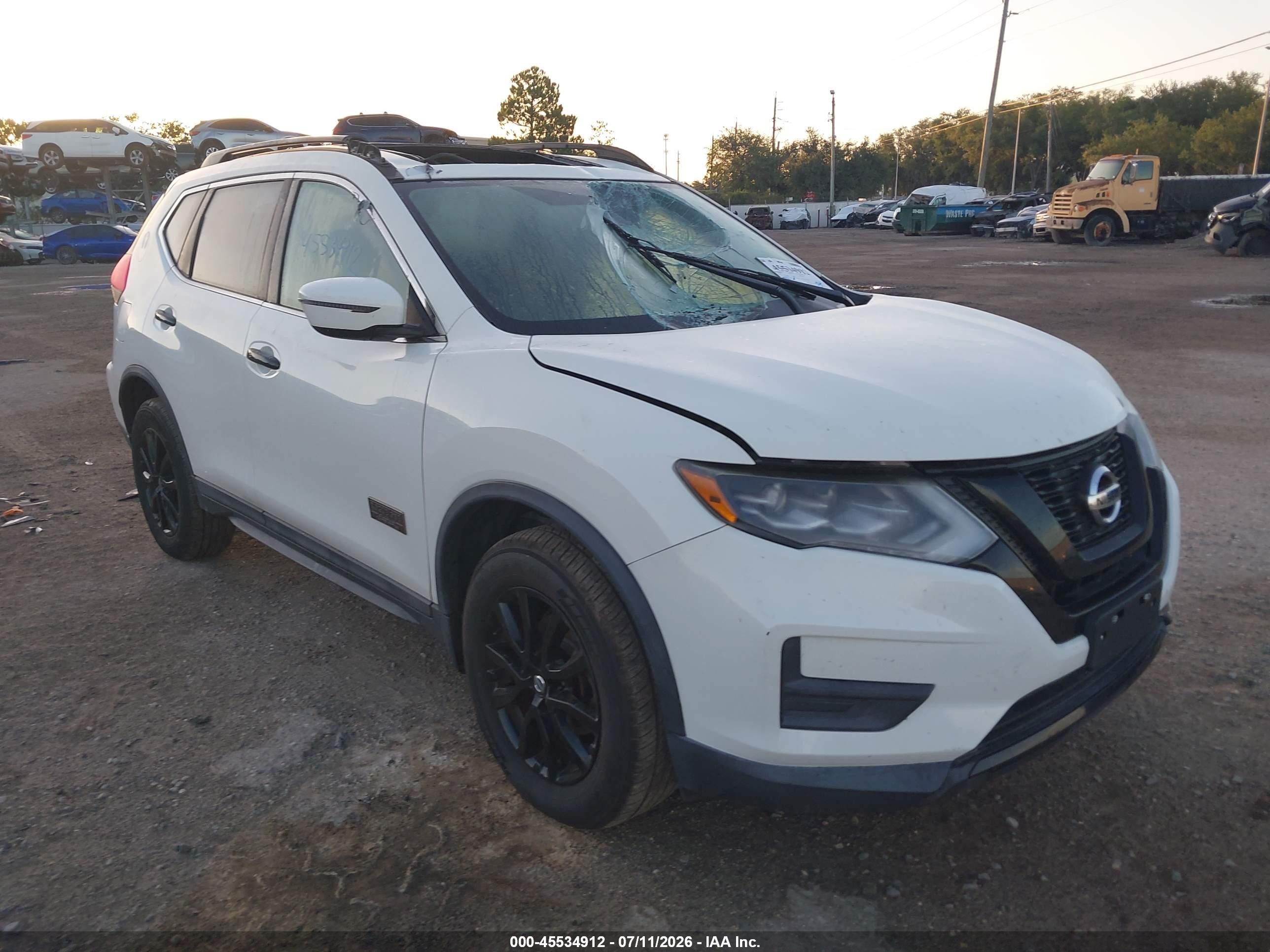 2017 Nissan Rogue SV, VIN 5N1AT2MV2HC766413 — Крыша