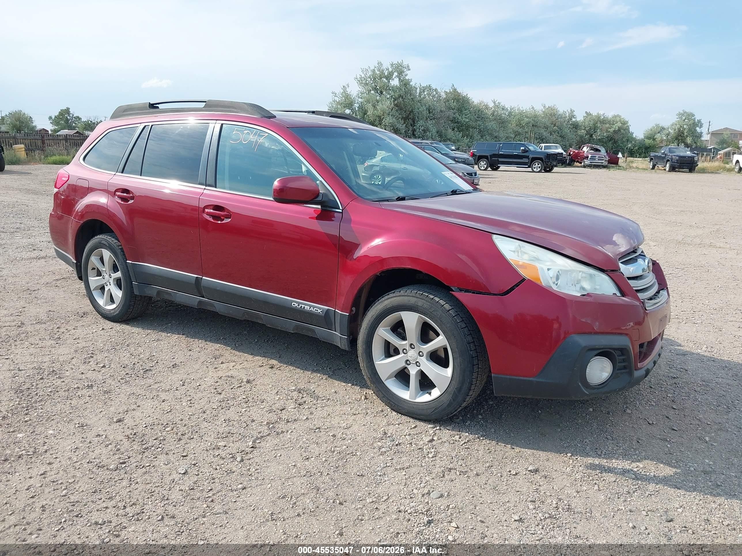 2013 Subaru Outback Premium, VIN 4S4BRCGC3D3270193 — Front end