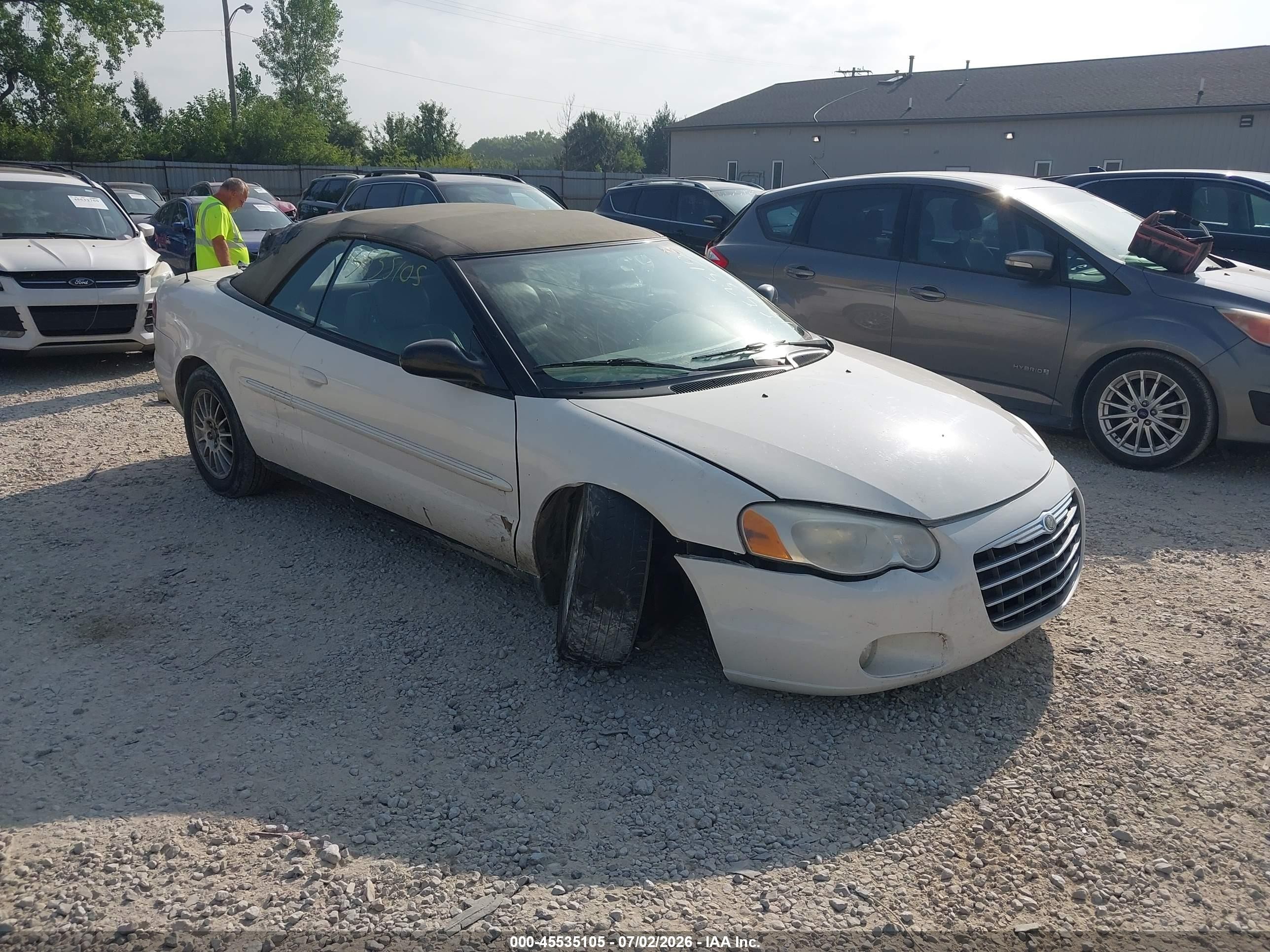 2004 Chrysler Sebring LXi, VIN 1C3EL55R64N253662 — Front end