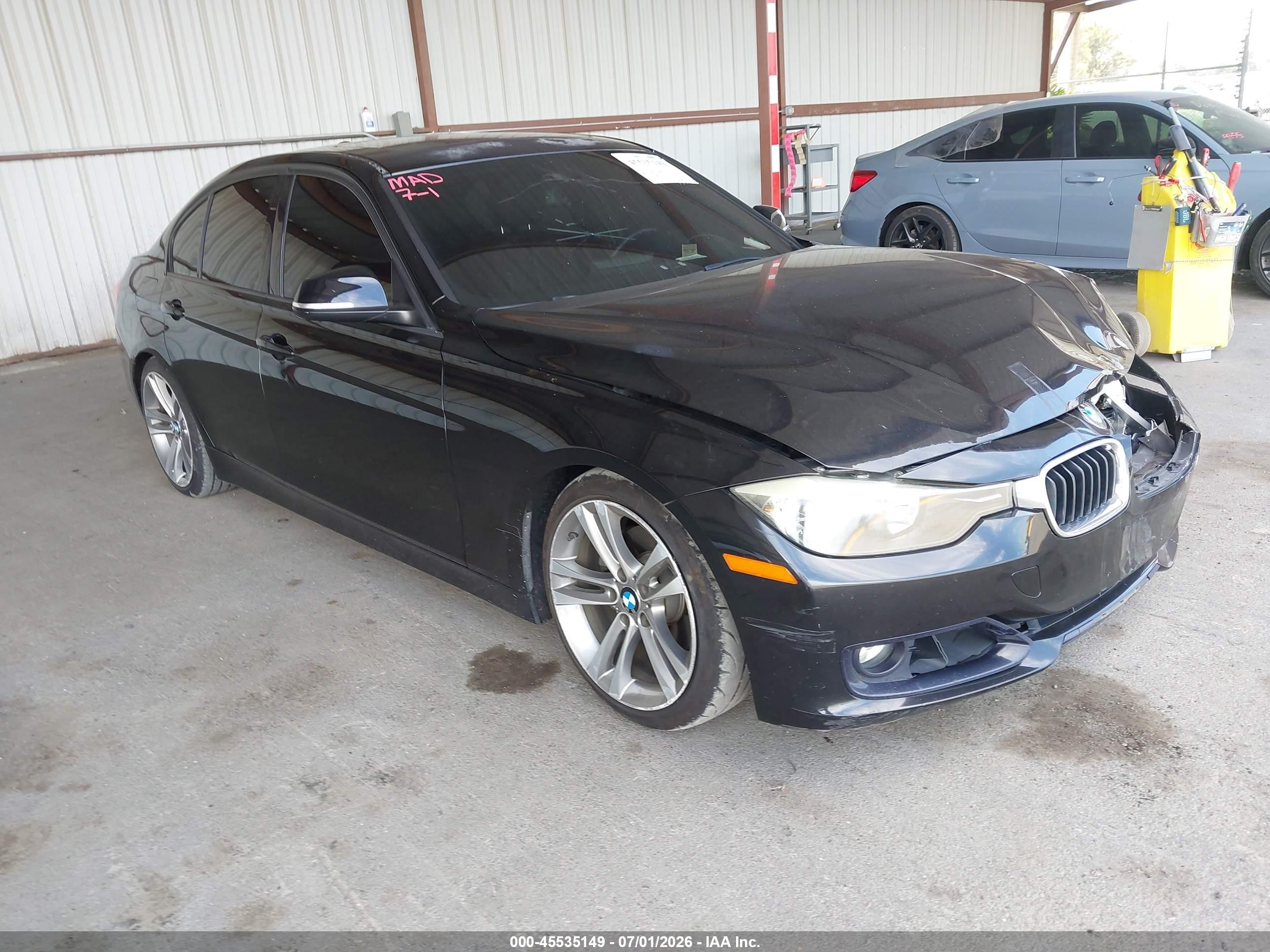 2013 BMW 3 Series 328i, VIN WBA3C1C5XDF443645 — Front end