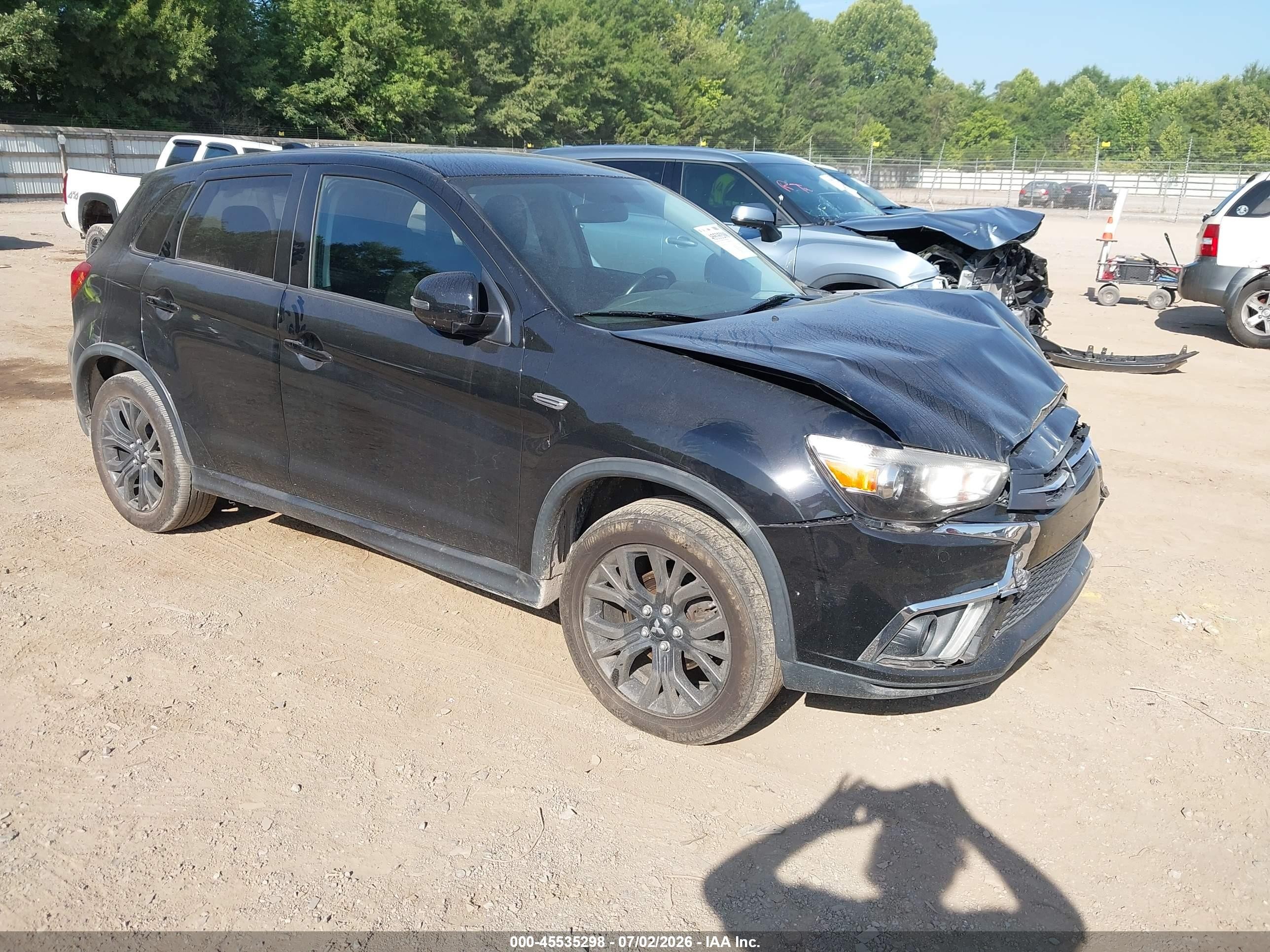 2019 Mitsubishi Outlander ES, VIN JA4AP3AU8KU023938 — Front end