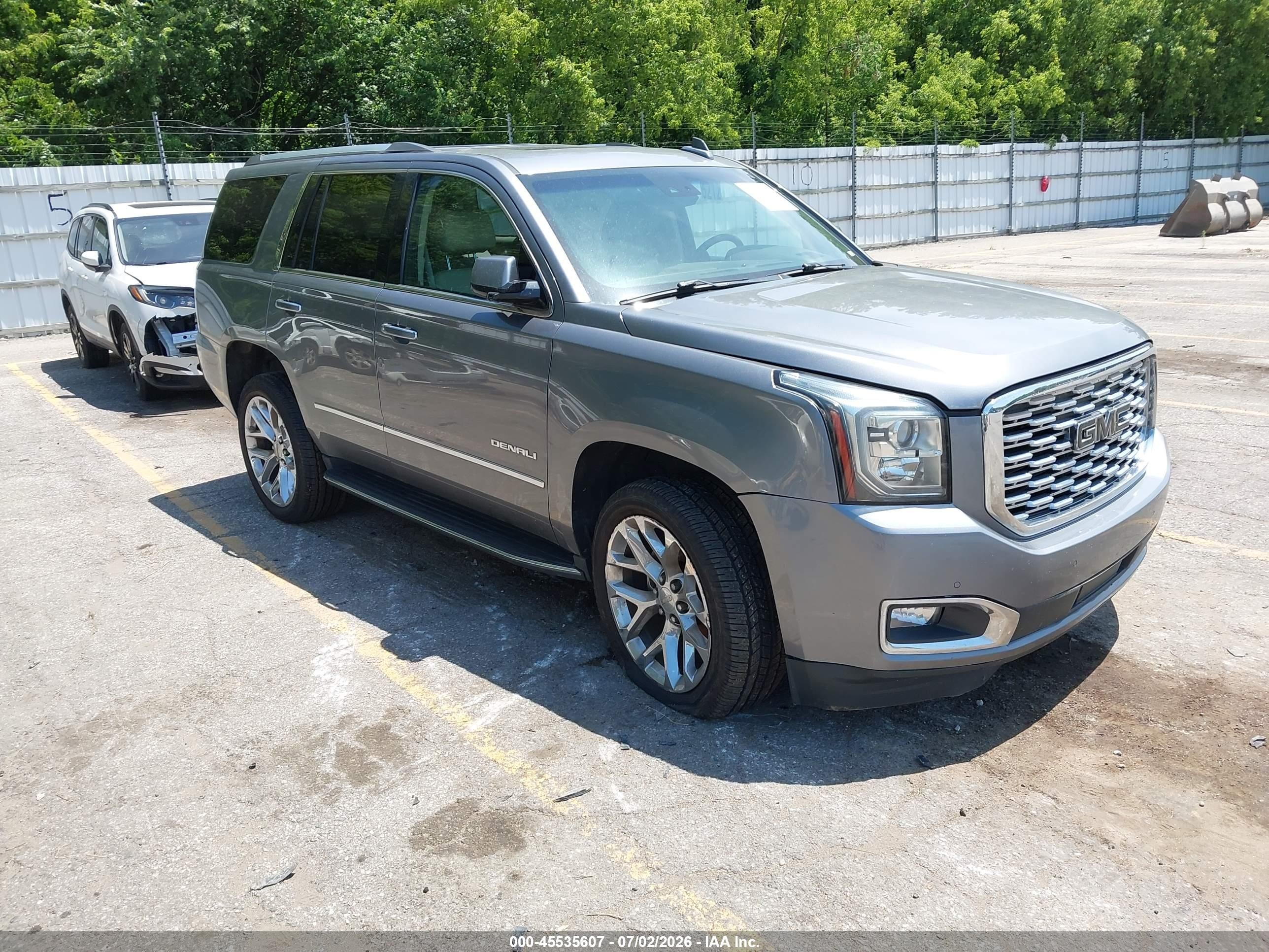 2018 GMC Yukon Denali, VIN 1GKS2CKJ6JR236082 — Front end